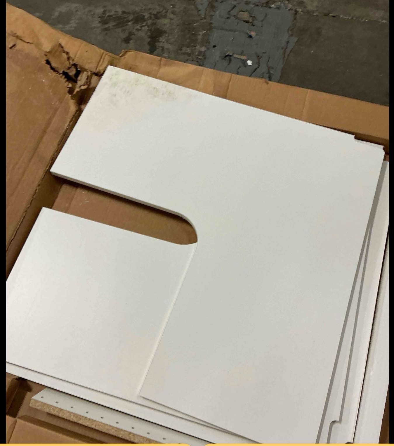 https://s3.amazonaws.com/lotting-images-prod/bidfta/PNK1335906_1750518421350.jpeg