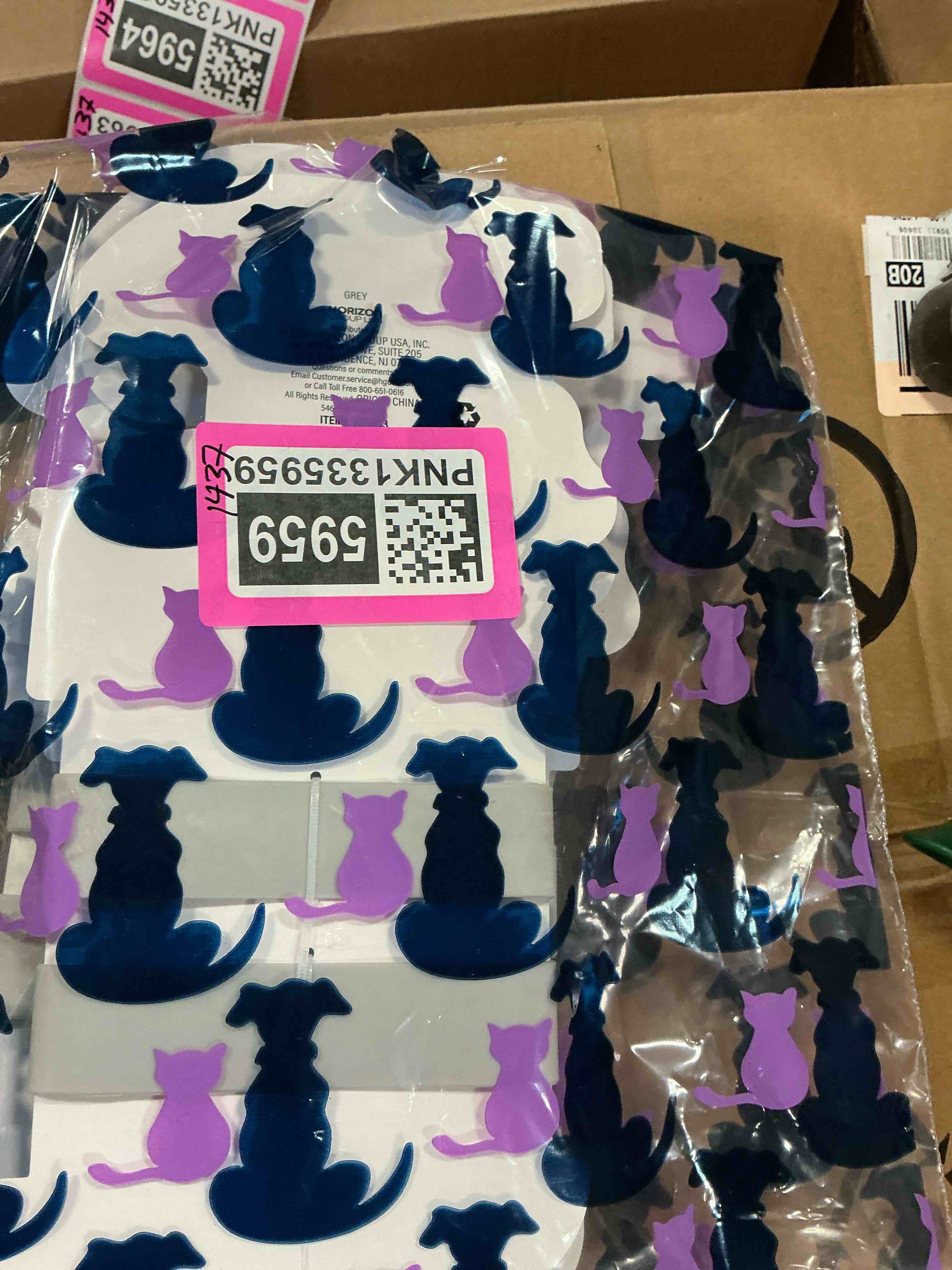 https://s3.amazonaws.com/lotting-images-prod/bidfta/PNK1335959_1750864796586.jpeg