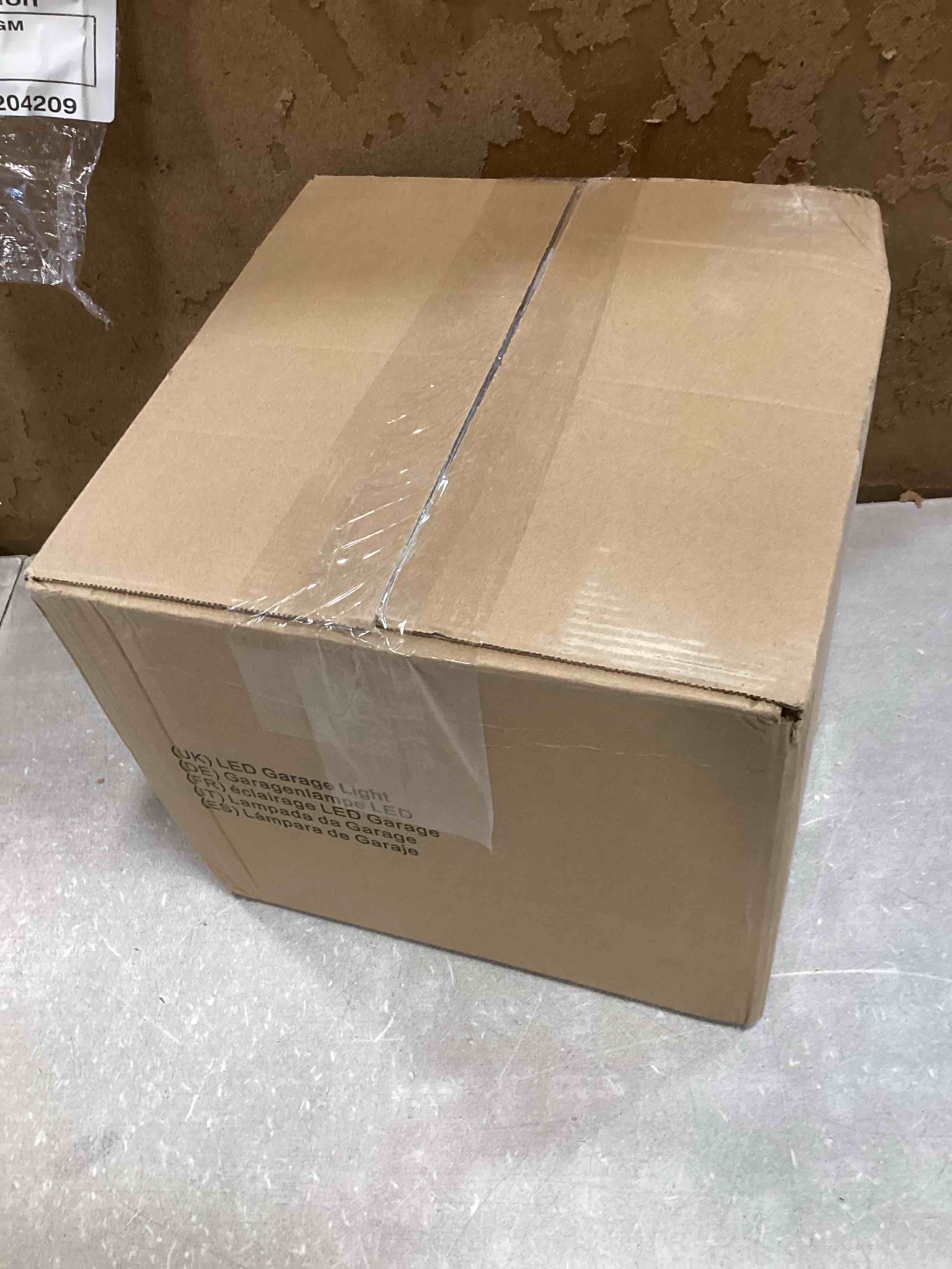 https://s3.amazonaws.com/lotting-images-prod/bidfta/PNK1336330_1733431471523.jpeg