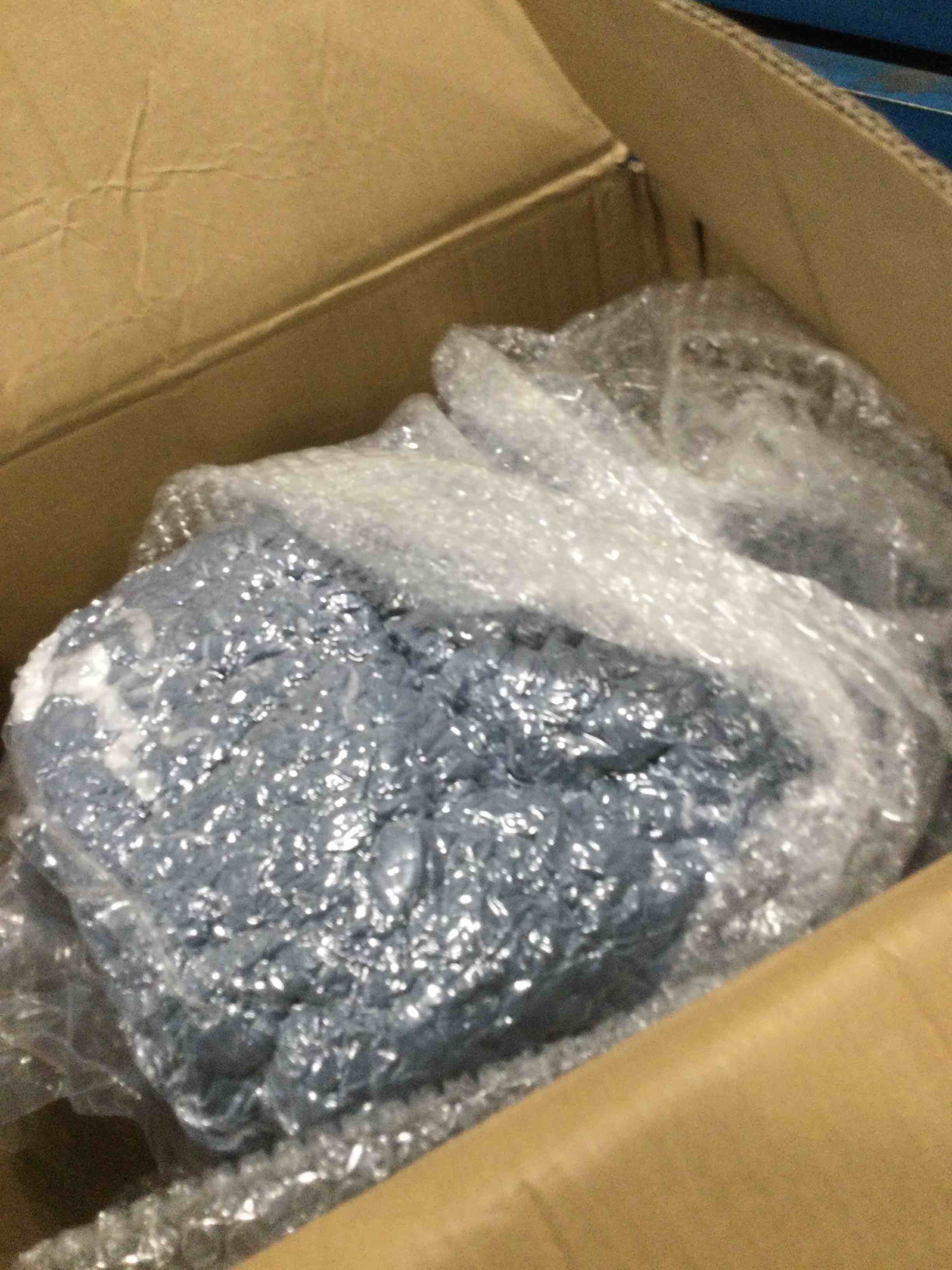 https://s3.amazonaws.com/lotting-images-prod/bidfta/PNK1336930_1733858006117.jpeg