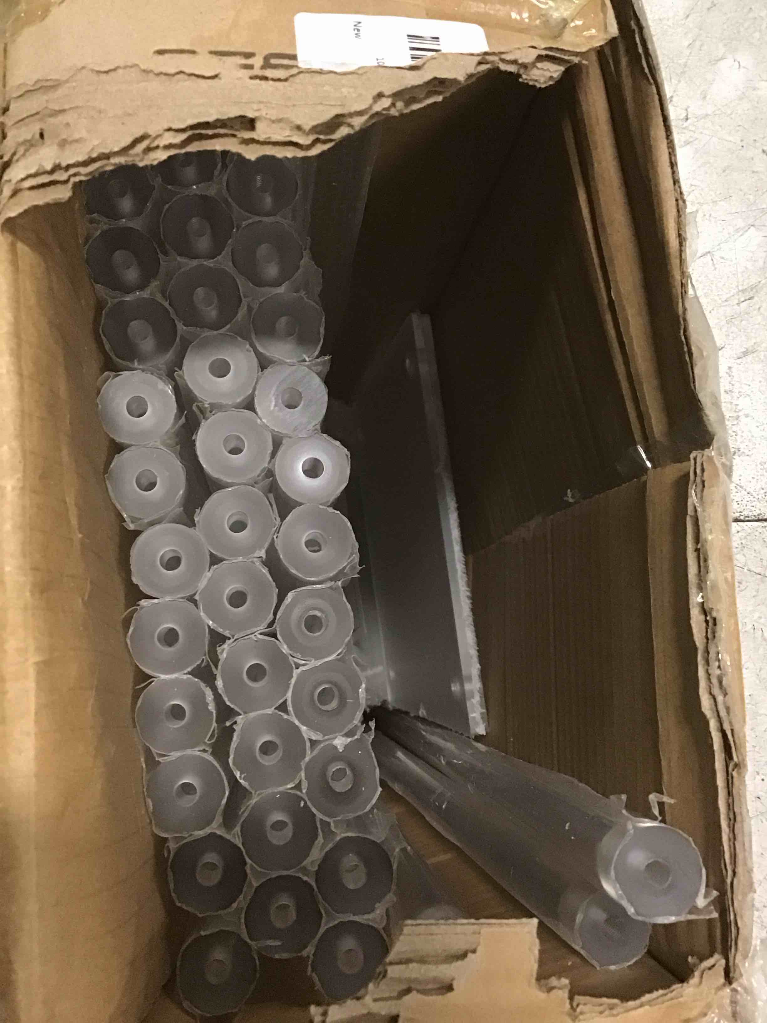https://s3.amazonaws.com/lotting-images-prod/bidfta/PNK1337288_1734614416325.jpeg