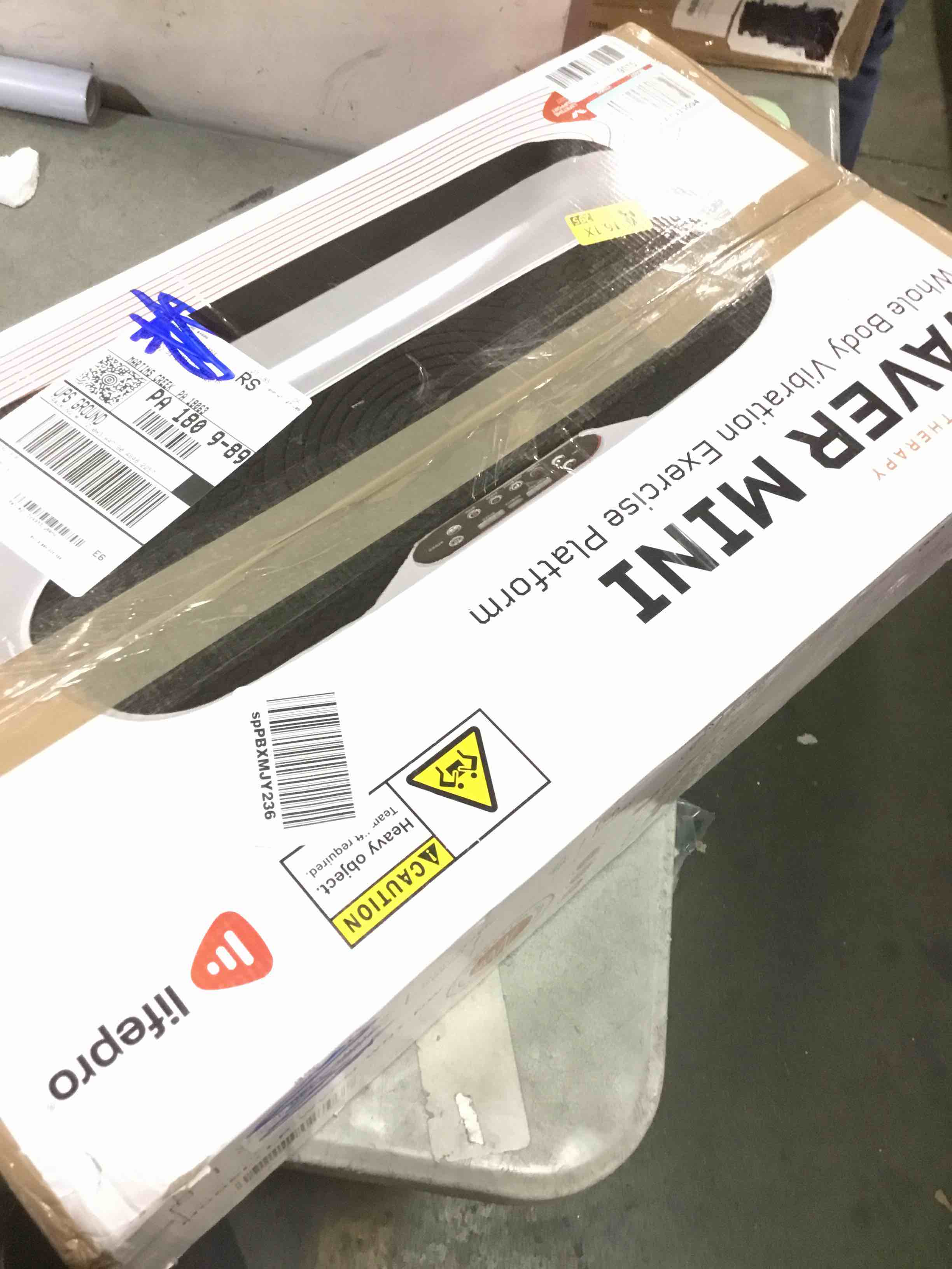 https://s3.amazonaws.com/lotting-images-prod/bidfta/PNK1337794_1735330928701.jpeg