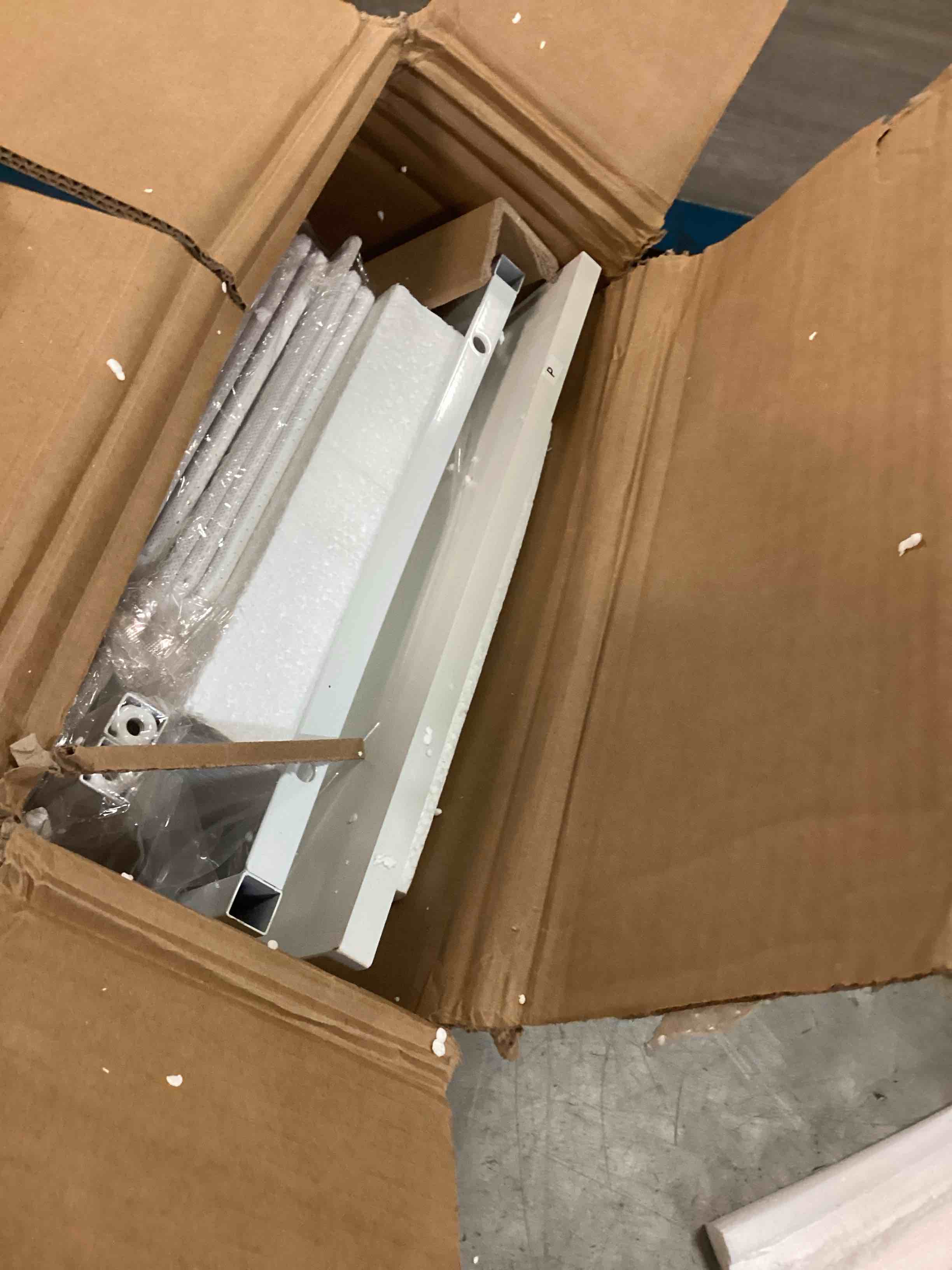 https://s3.amazonaws.com/lotting-images-prod/bidfta/PNK1337819_1735563928071.jpeg