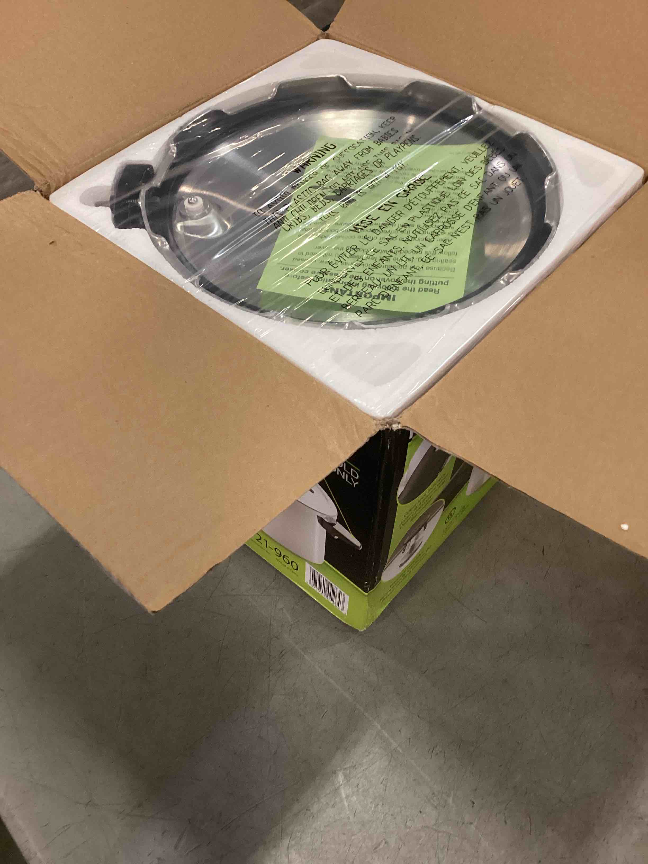 https://s3.amazonaws.com/lotting-images-prod/bidfta/PNK1337953_1735578987844.jpeg