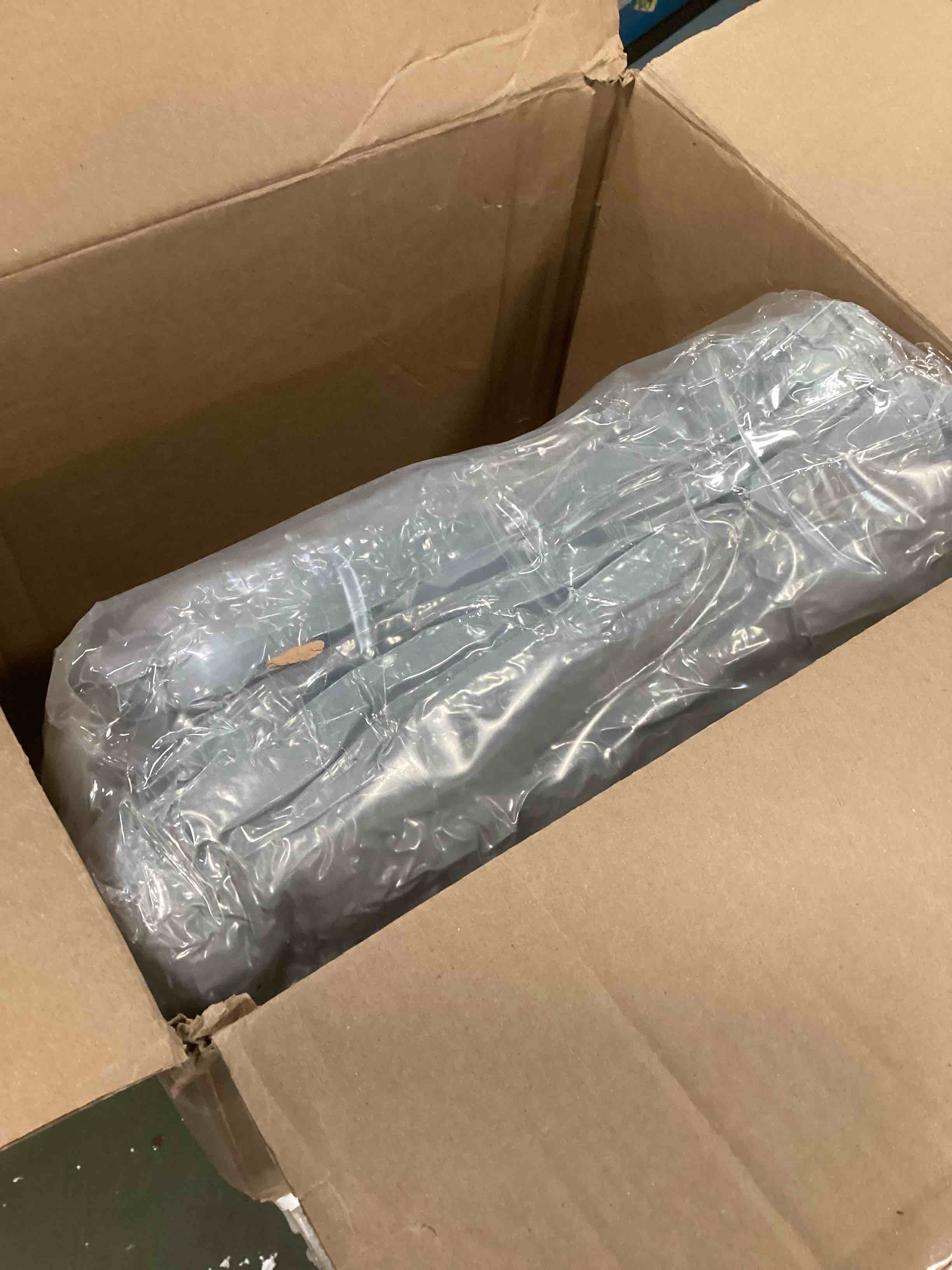 https://s3.amazonaws.com/lotting-images-prod/bidfta/PNK1338412_1735841812162.jpeg