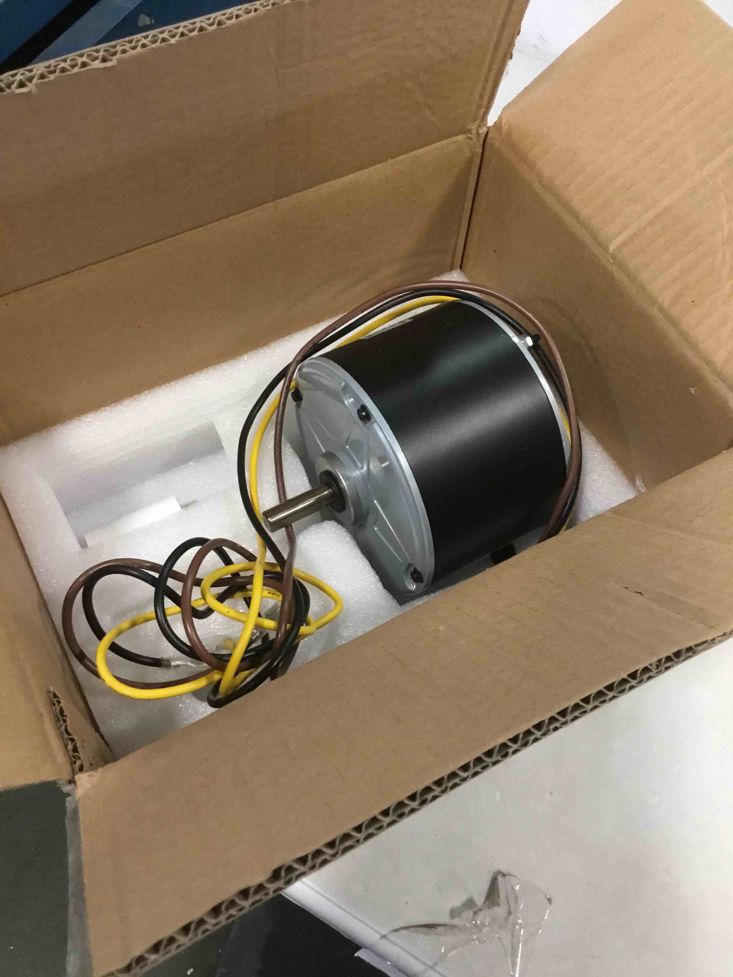 https://s3.amazonaws.com/lotting-images-prod/bidfta/PNK1338440_1735844309866.jpeg