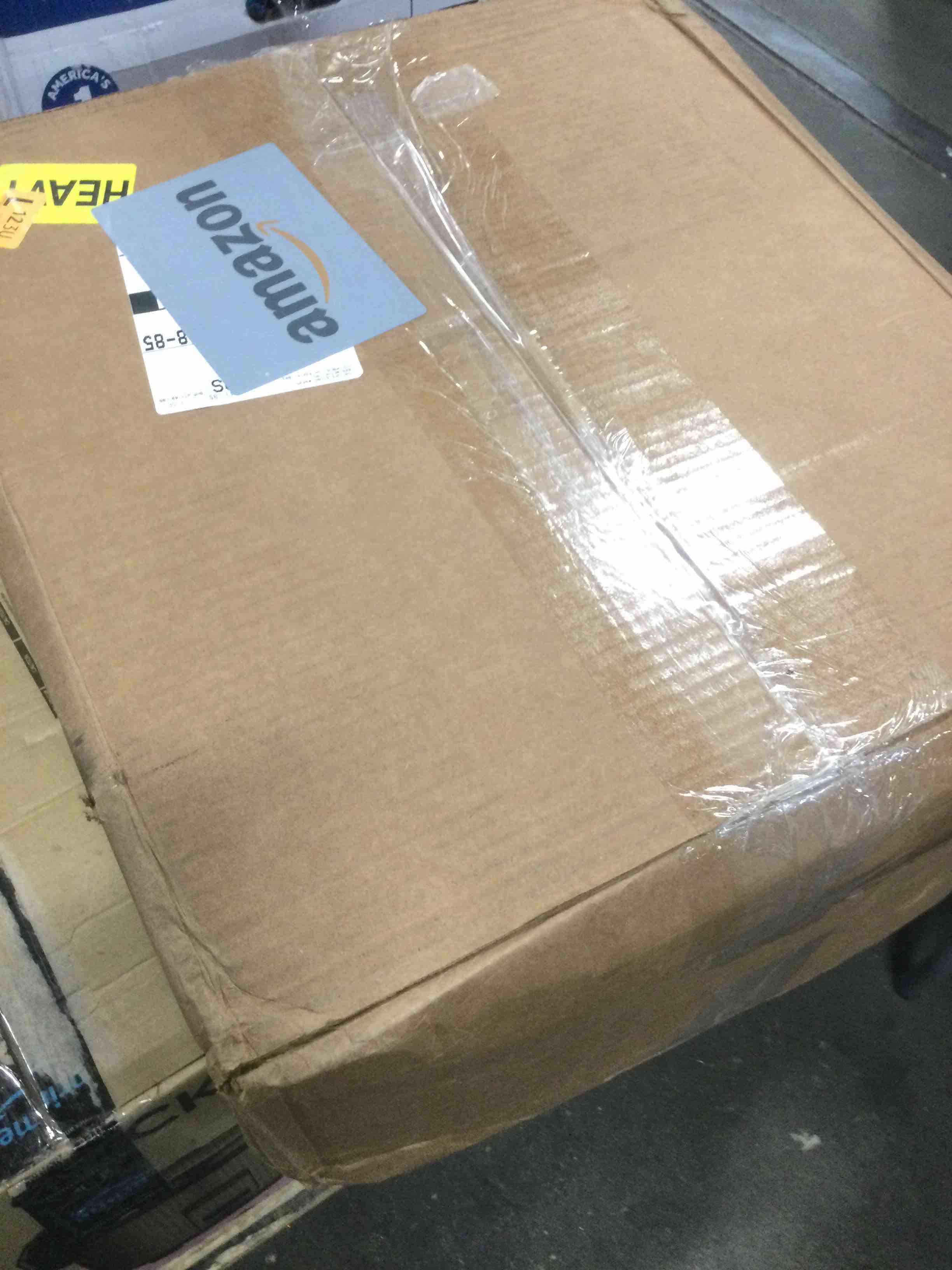 https://s3.amazonaws.com/lotting-images-prod/bidfta/PNK1338686_1735930835447.jpeg