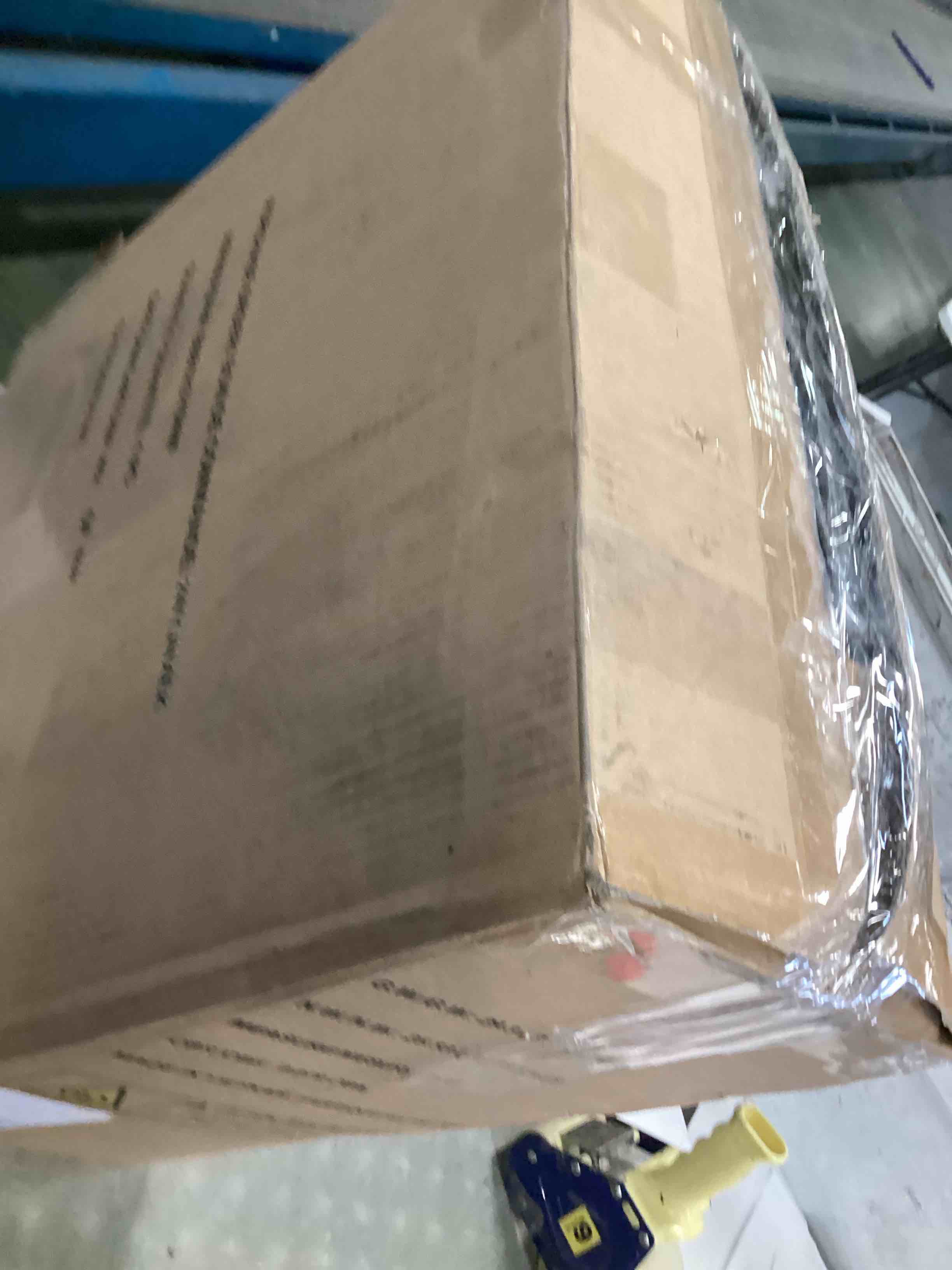 https://s3.amazonaws.com/lotting-images-prod/bidfta/PNK1338815_1736178736382.jpeg