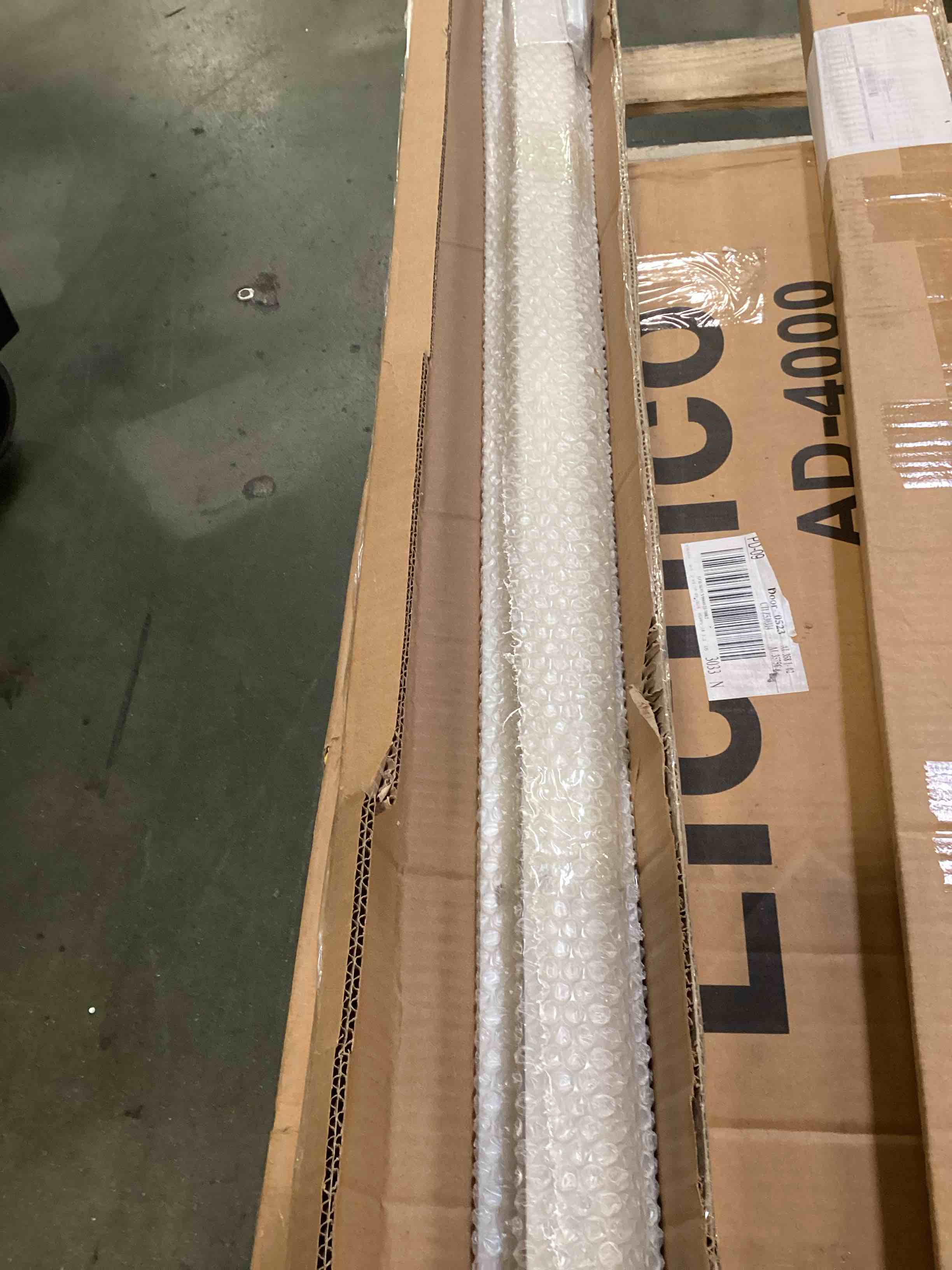 https://s3.amazonaws.com/lotting-images-prod/bidfta/PNK1345140_1734032530179.jpeg