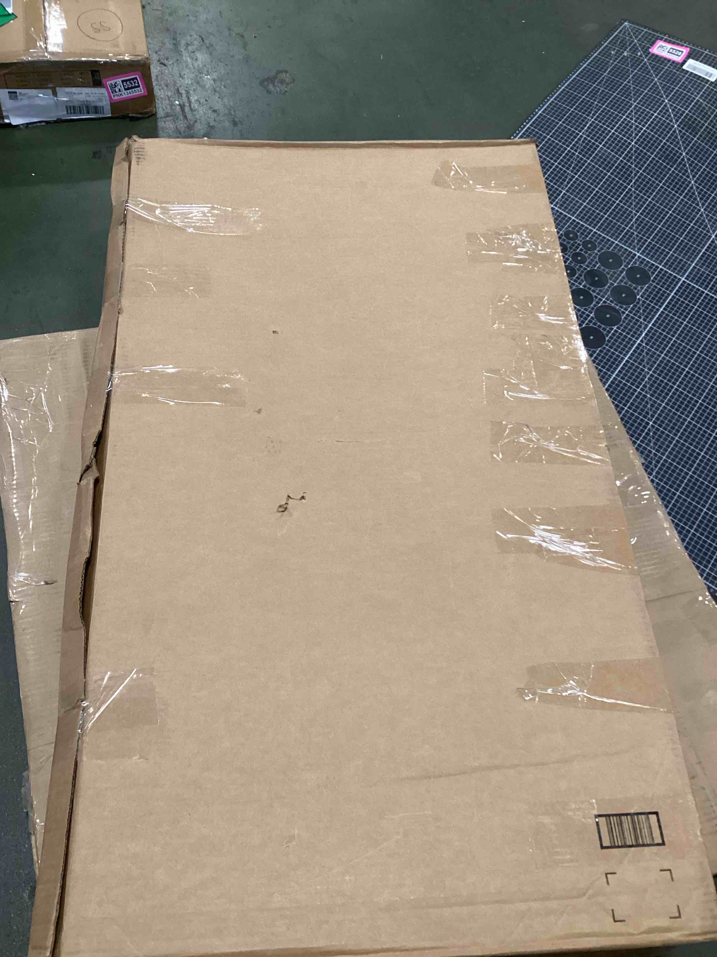 https://s3.amazonaws.com/lotting-images-prod/bidfta/PNK1345541_1734549838513.jpeg