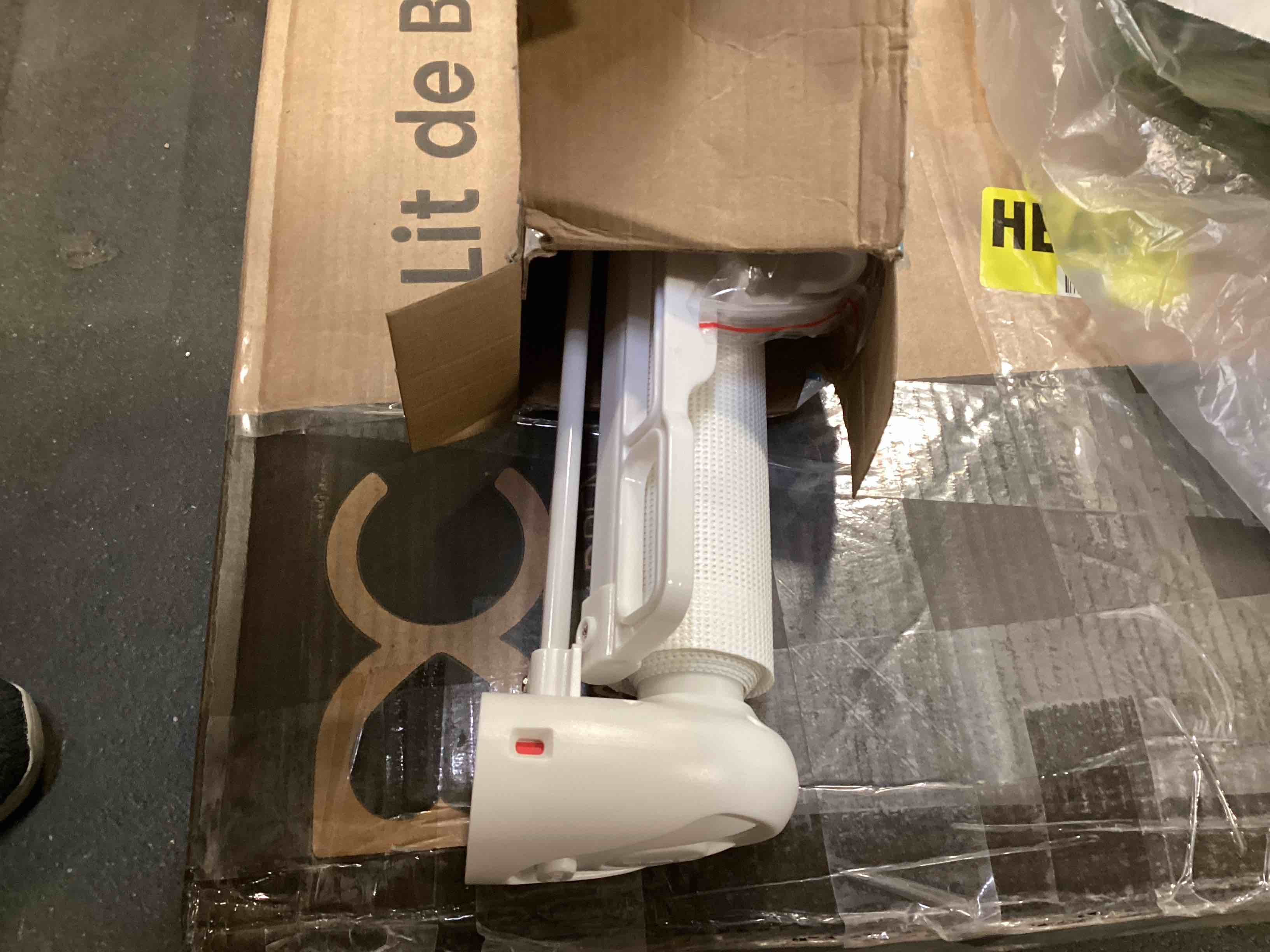 https://s3.amazonaws.com/lotting-images-prod/bidfta/PNK1345963_1735062793559.jpeg