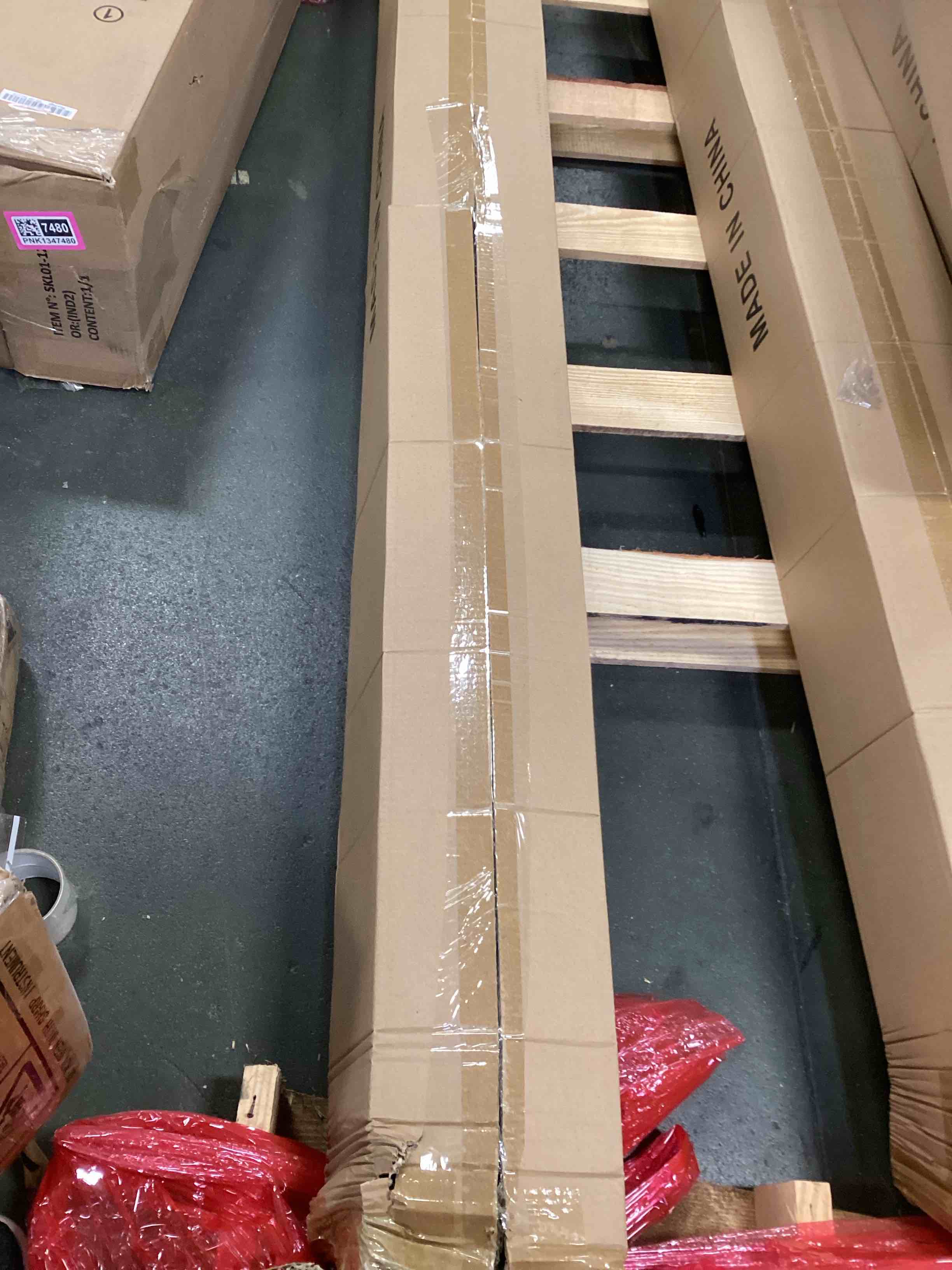https://s3.amazonaws.com/lotting-images-prod/bidfta/PNK1347483_1737127290105.jpeg