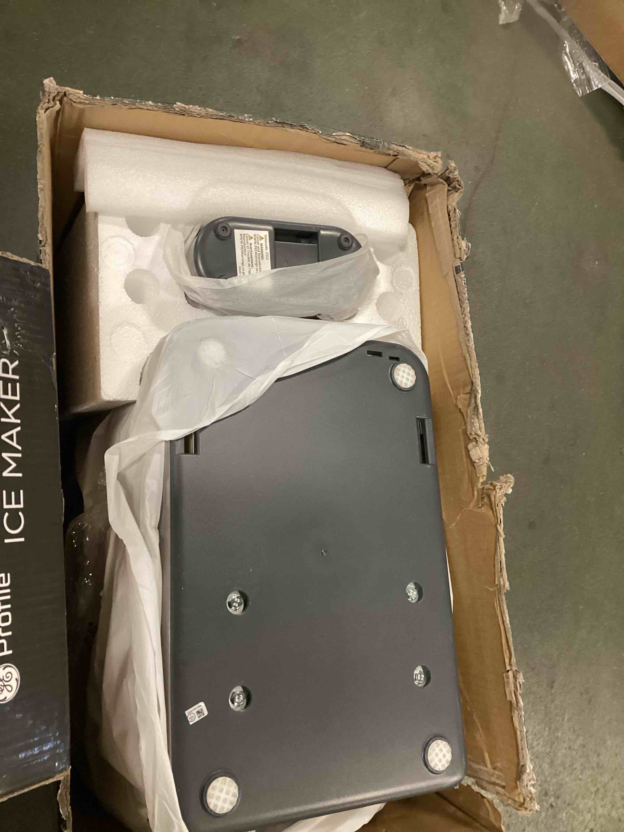 https://s3.amazonaws.com/lotting-images-prod/bidfta/PNK1347590_1737382720694.jpeg