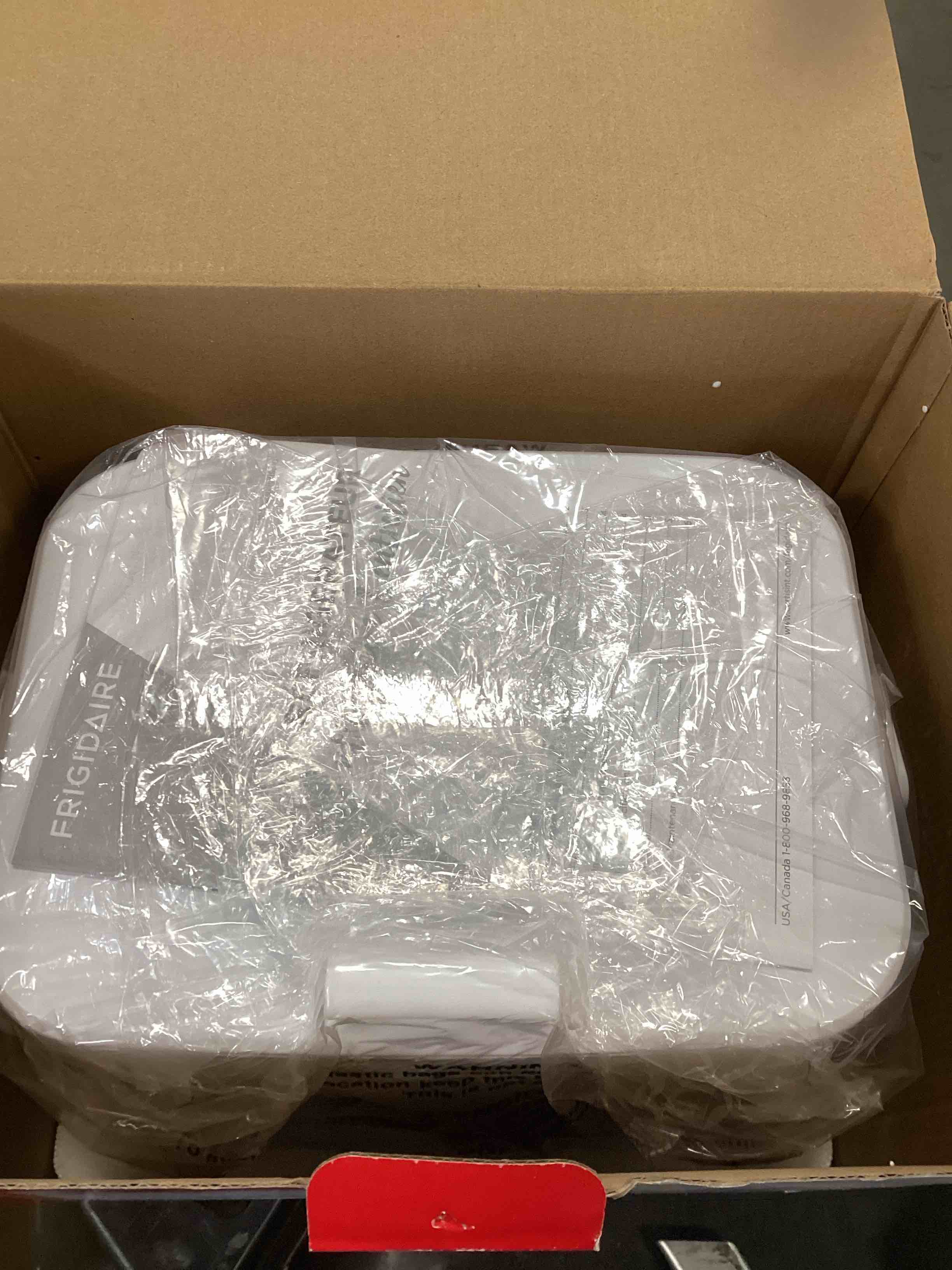 https://s3.amazonaws.com/lotting-images-prod/bidfta/PNK1347639_1737396664144.jpeg