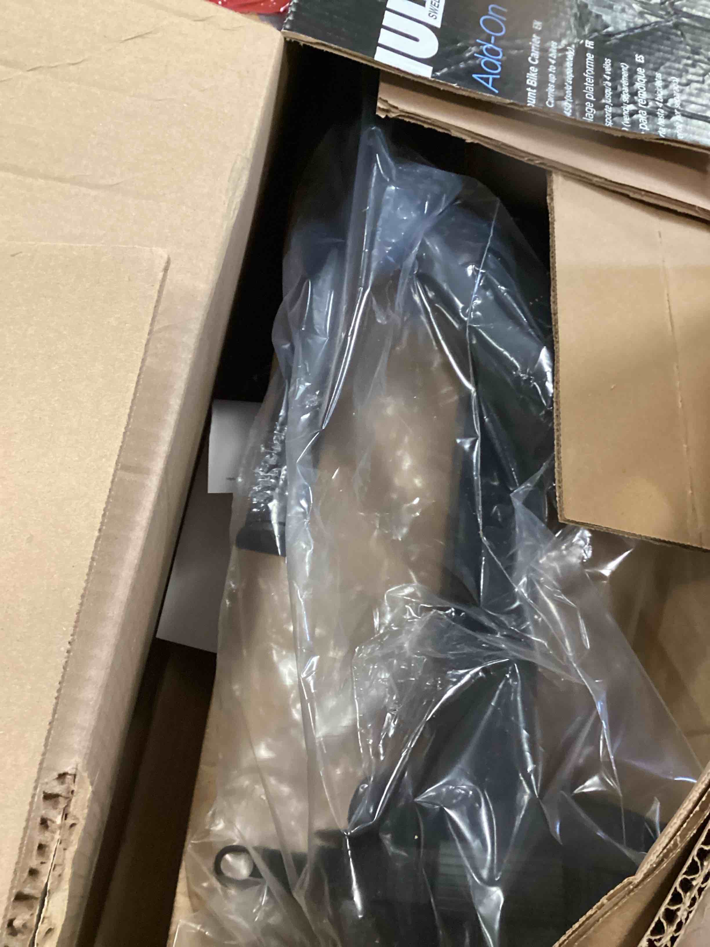 https://s3.amazonaws.com/lotting-images-prod/bidfta/PNK1347891_1737483036441.jpeg