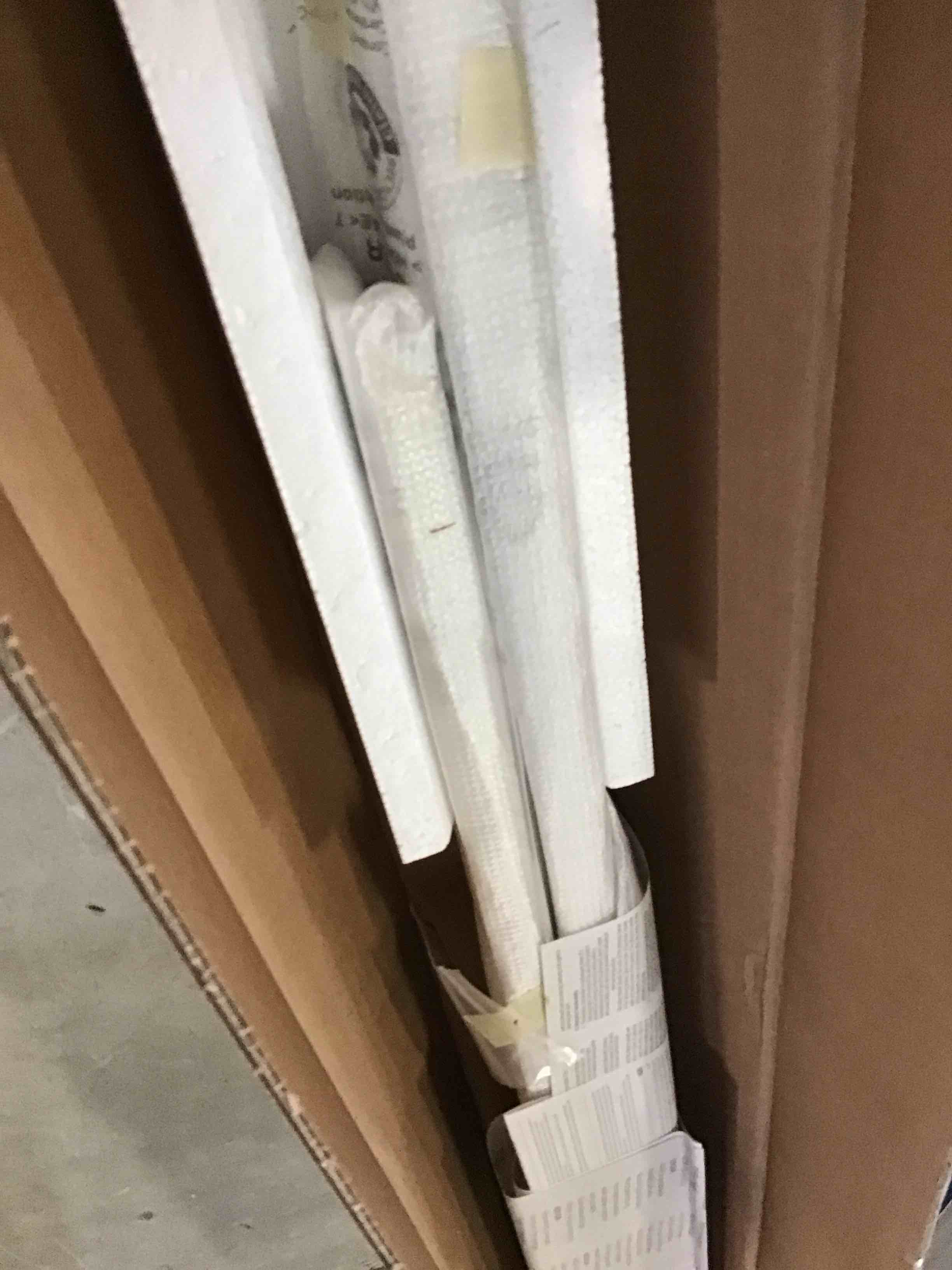 https://s3.amazonaws.com/lotting-images-prod/bidfta/PNK1348197_1733424520905.jpeg