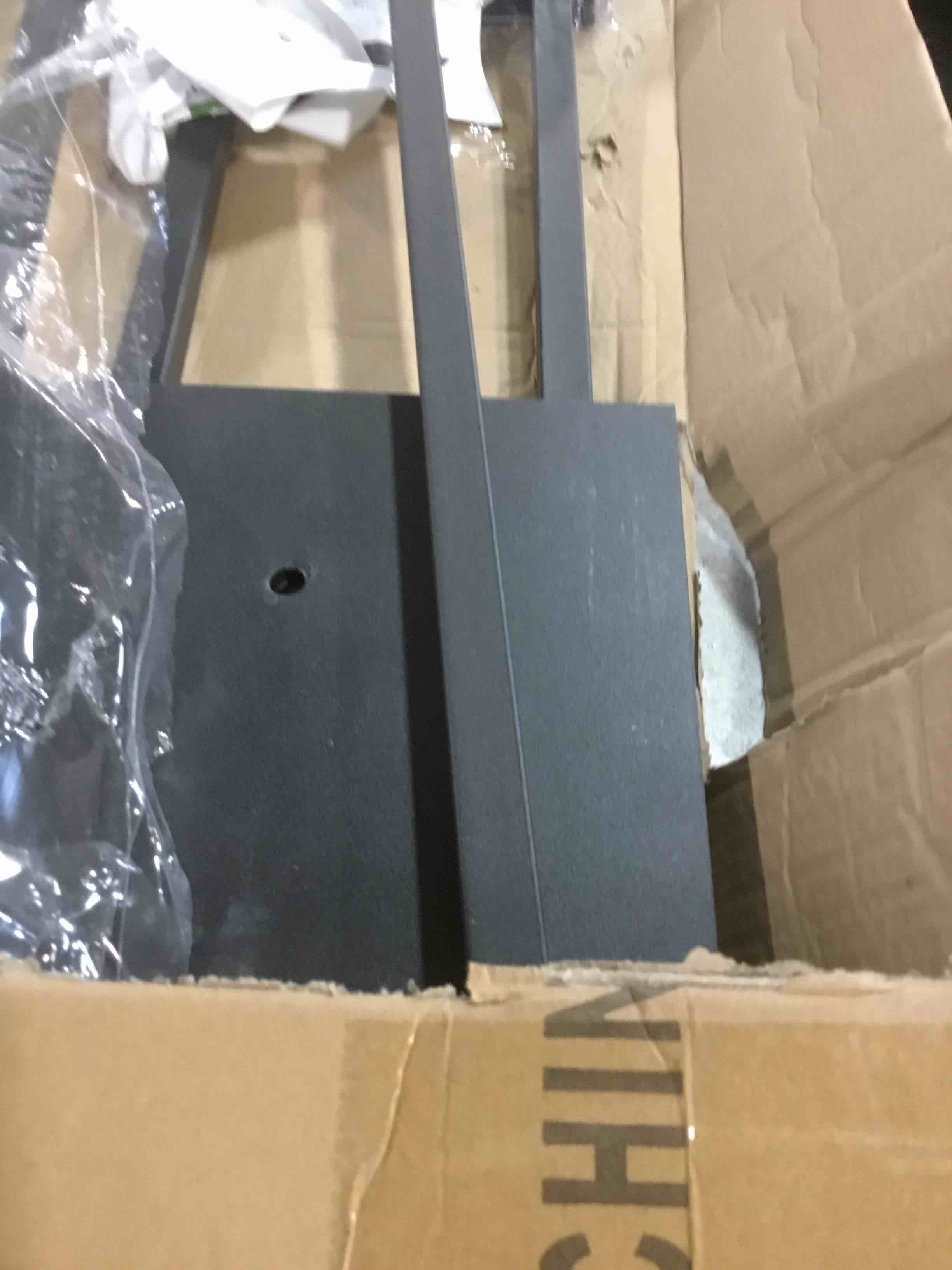https://s3.amazonaws.com/lotting-images-prod/bidfta/PNK1348811_1733839476887.jpeg