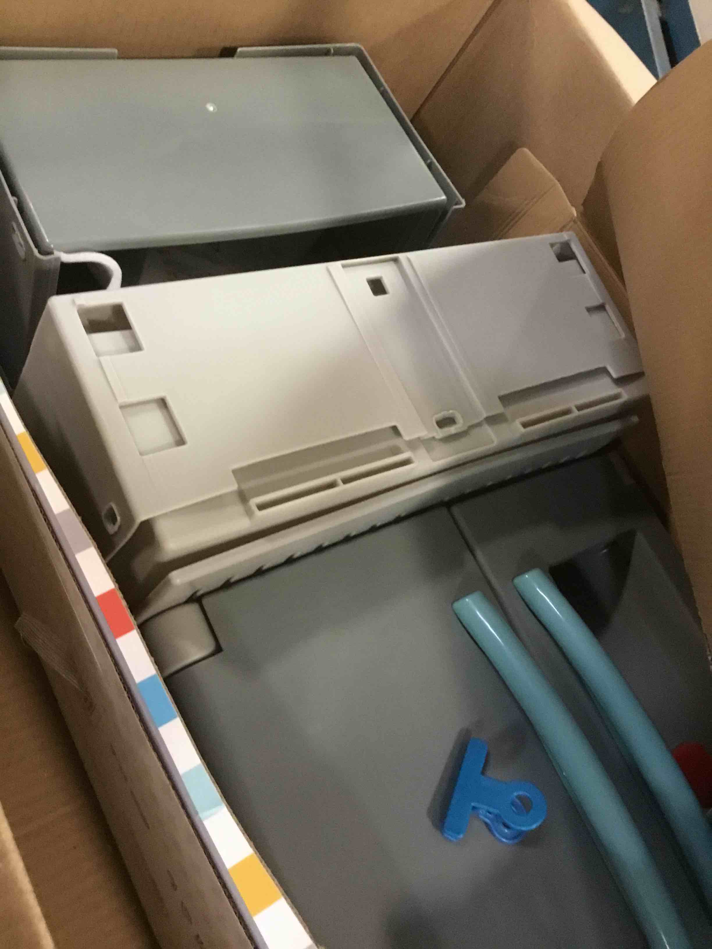 https://s3.amazonaws.com/lotting-images-prod/bidfta/PNK1348893_1733848520564.jpeg
