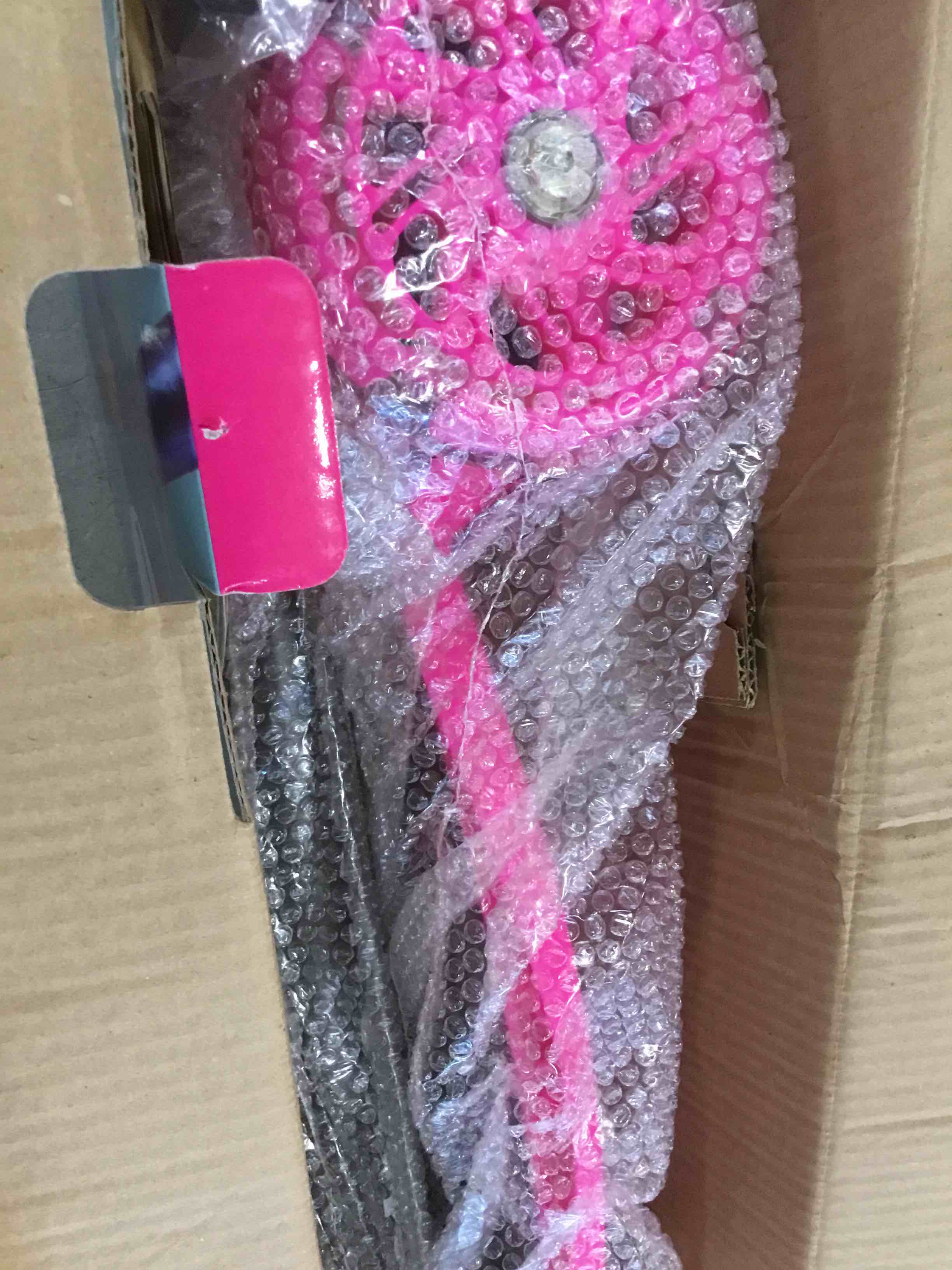 https://s3.amazonaws.com/lotting-images-prod/bidfta/PNK1349397_1734021429511.jpeg