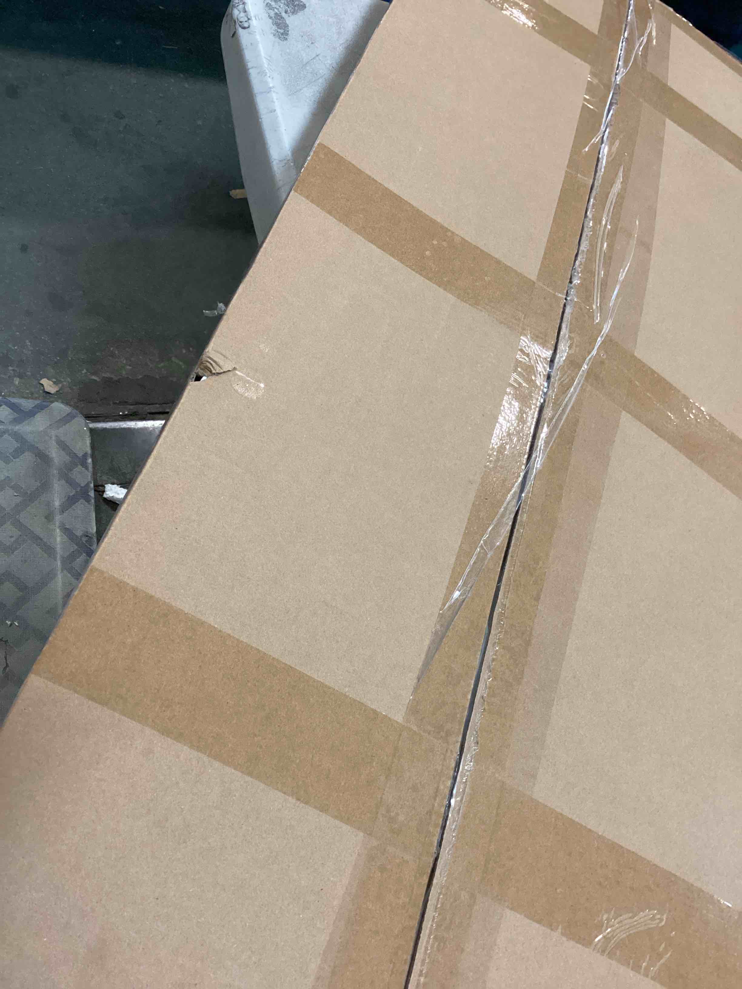 https://s3.amazonaws.com/lotting-images-prod/bidfta/PNK1349849_1734193655991.jpeg