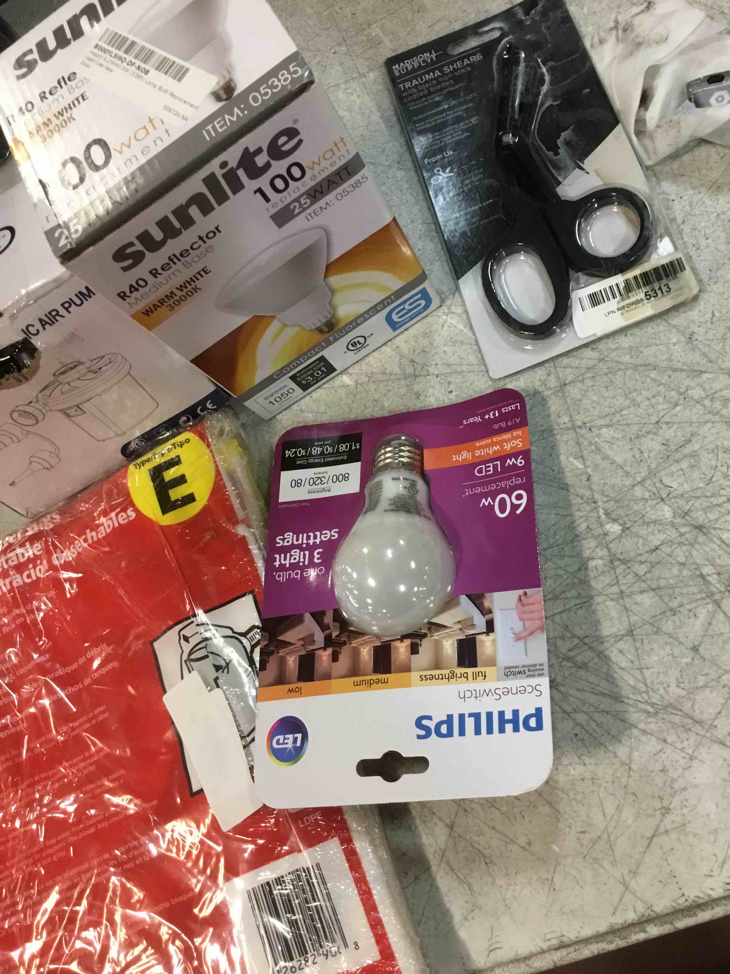 https://s3.amazonaws.com/lotting-images-prod/bidfta/PNK1350220_1734442895115.jpeg