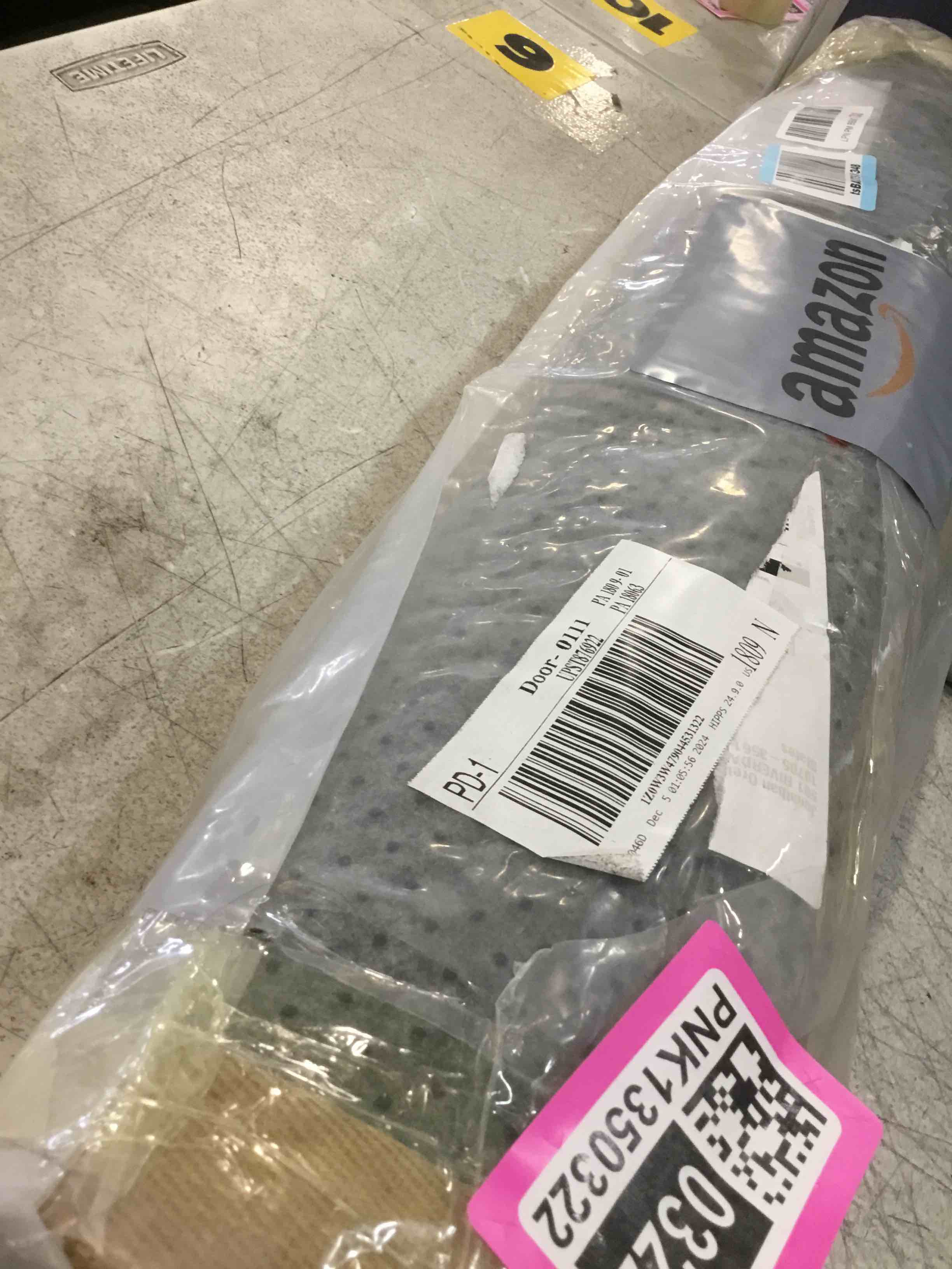 https://s3.amazonaws.com/lotting-images-prod/bidfta/PNK1350322_1734462159903.jpeg