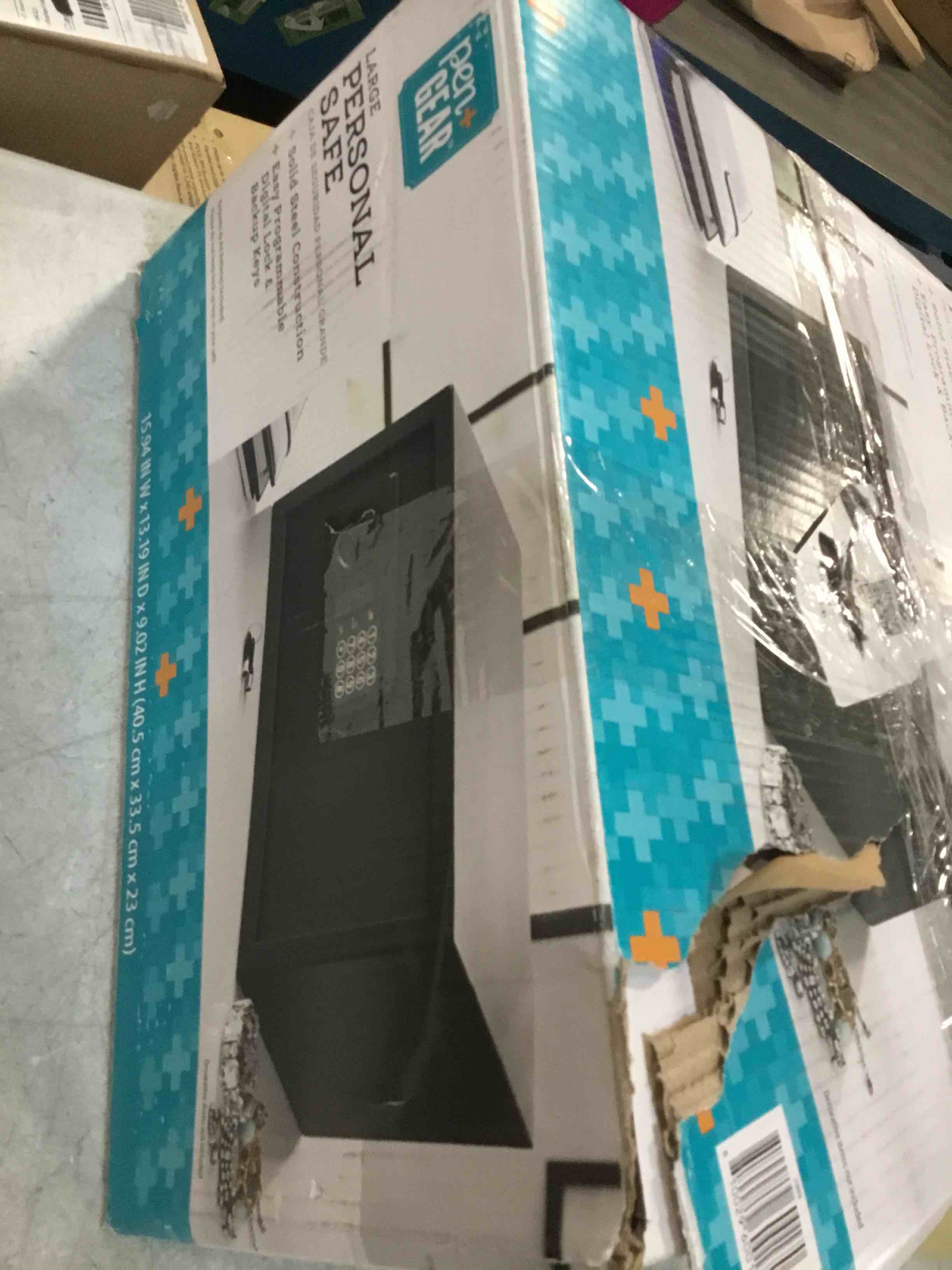 https://s3.amazonaws.com/lotting-images-prod/bidfta/PNK1350708_1734616138843.jpeg