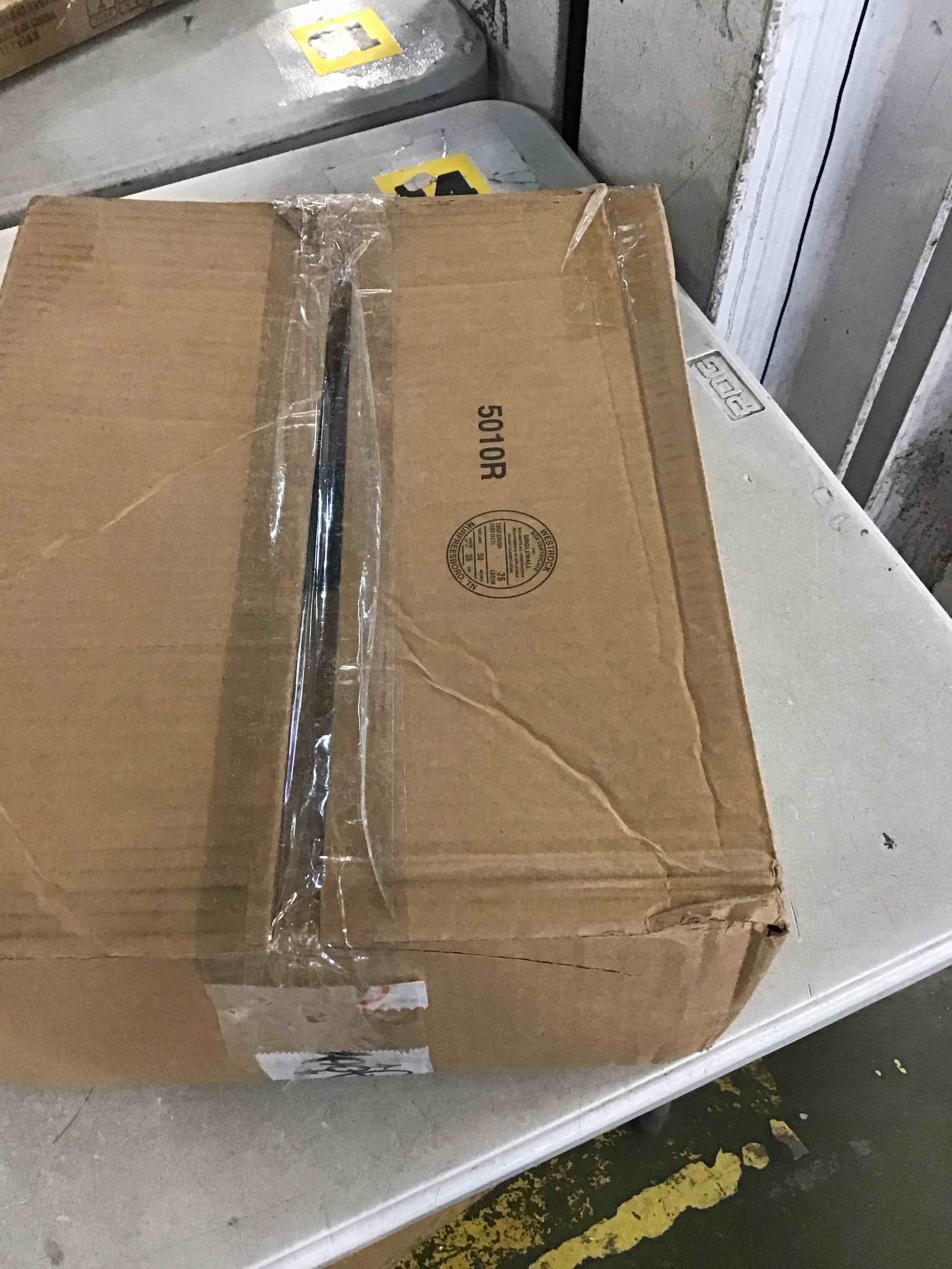 https://s3.amazonaws.com/lotting-images-prod/bidfta/PNK1350992_1736455159090.jpeg