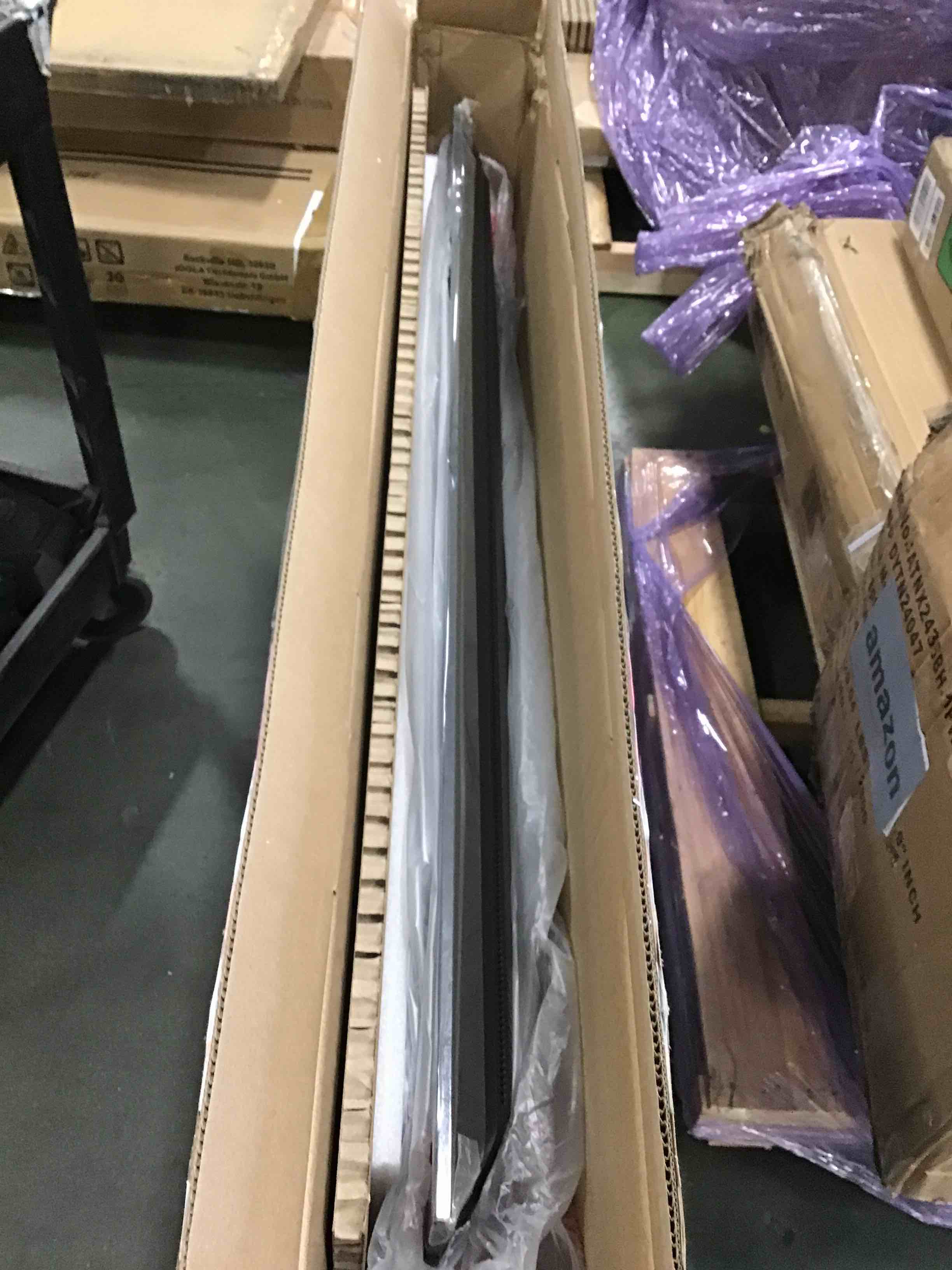 https://s3.amazonaws.com/lotting-images-prod/bidfta/PNK1351592_1737987477682.jpeg