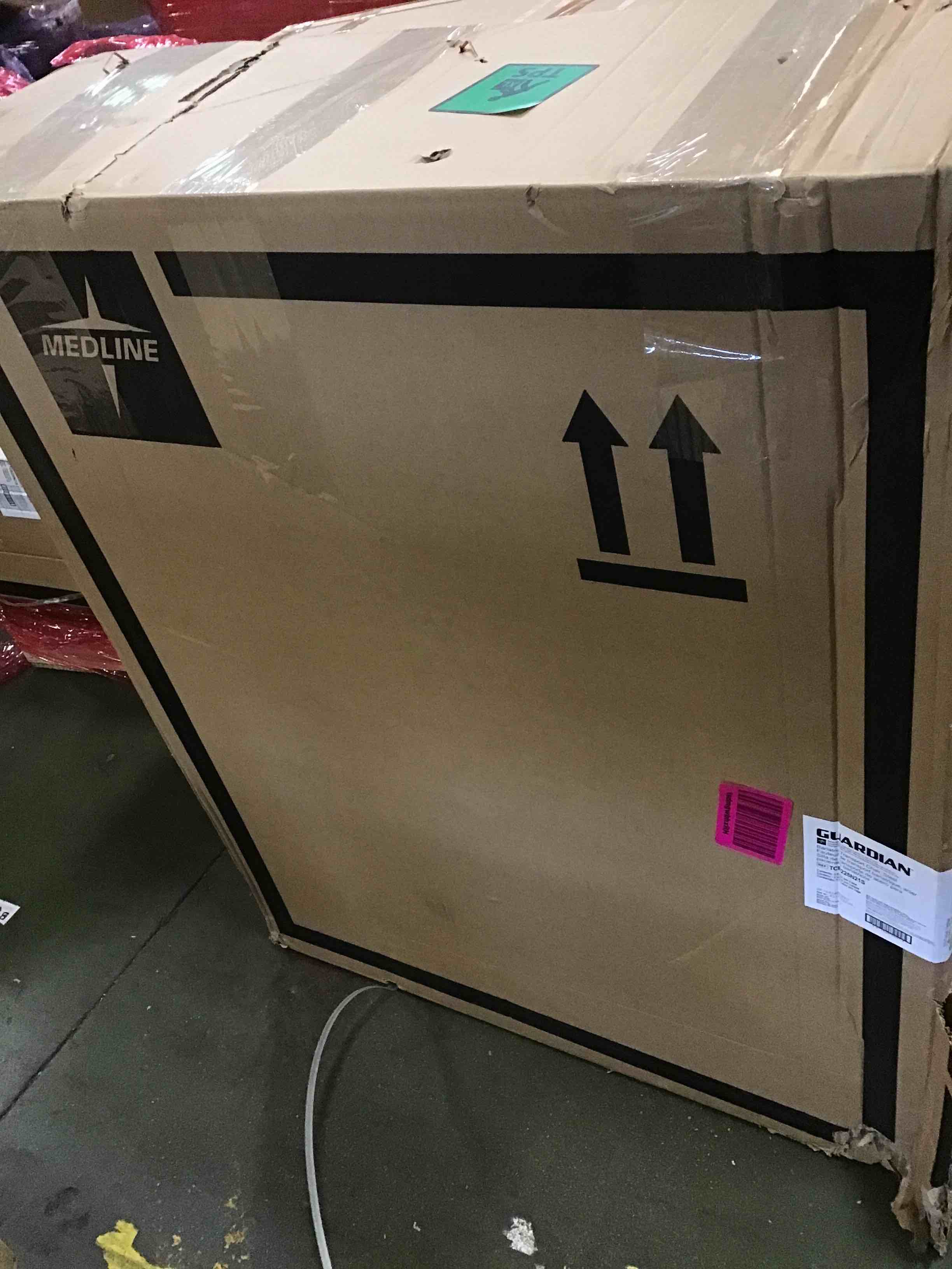 https://s3.amazonaws.com/lotting-images-prod/bidfta/PNK1351656_1738003990175.jpeg