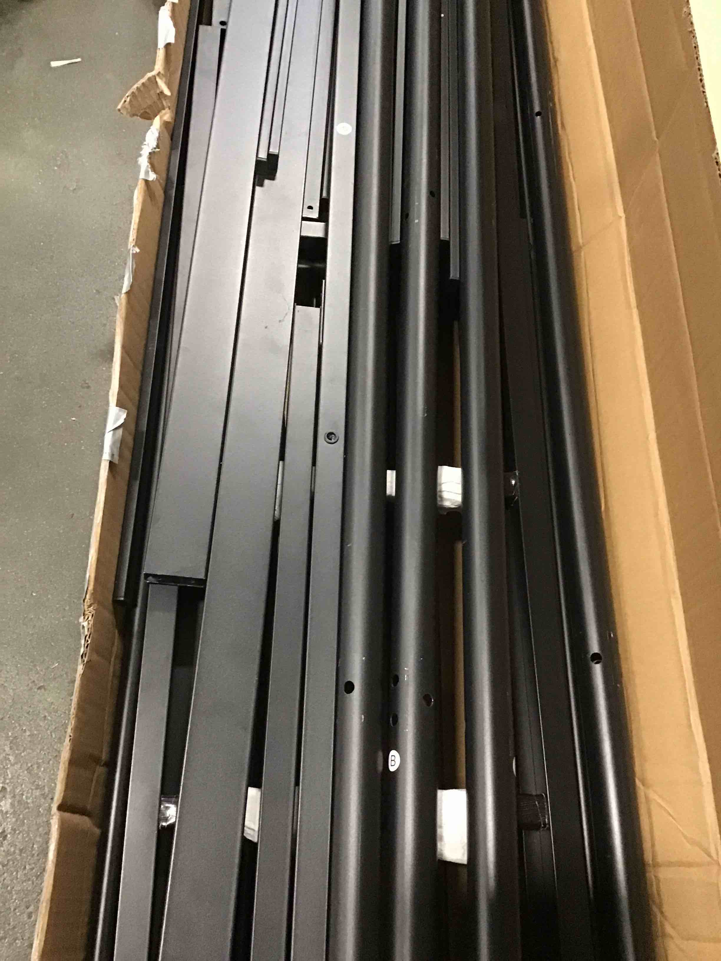 https://s3.amazonaws.com/lotting-images-prod/bidfta/PNK1351725_1738078407819.jpeg