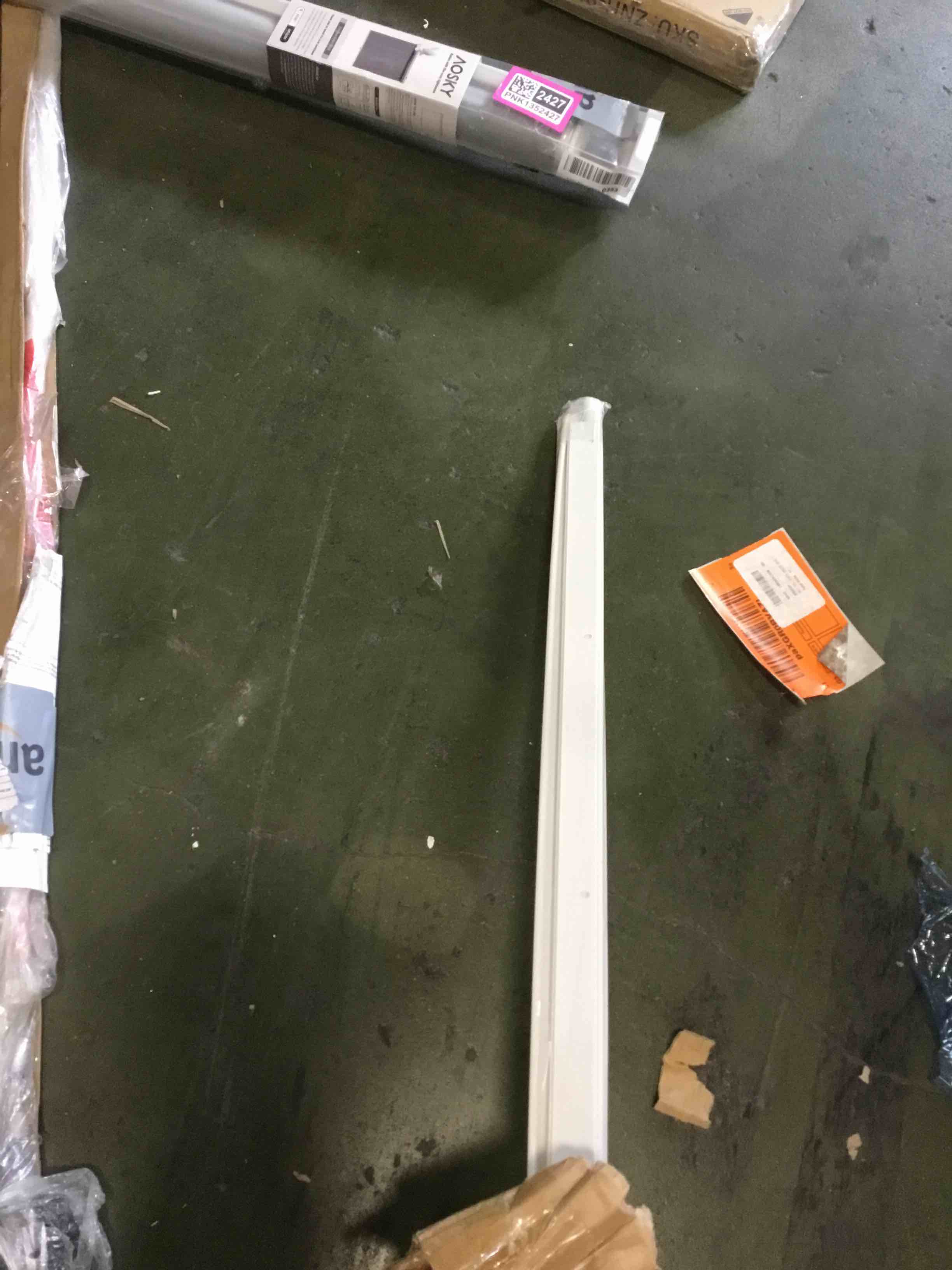 https://s3.amazonaws.com/lotting-images-prod/bidfta/PNK1352413_1741891817883.jpeg