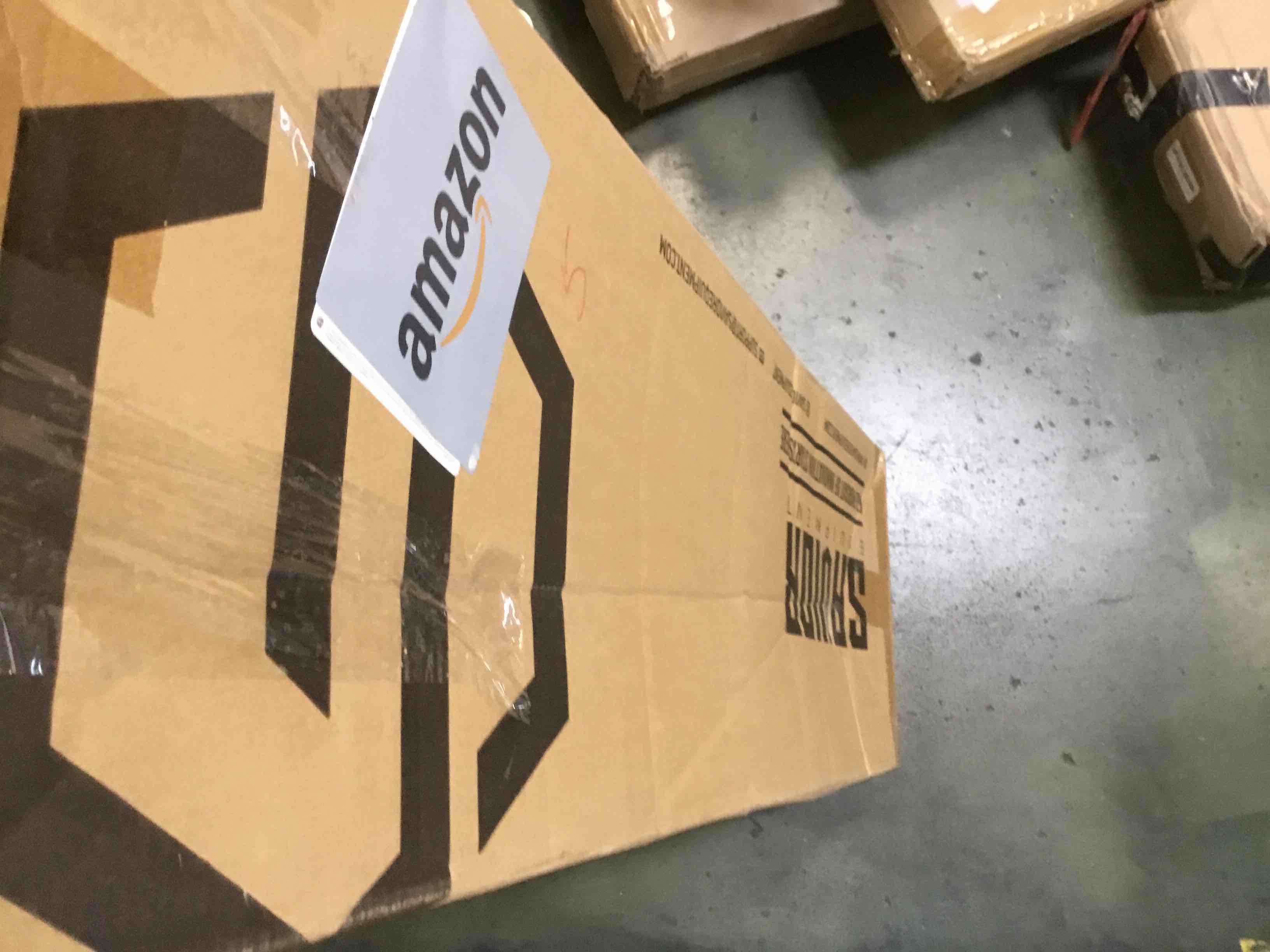https://s3.amazonaws.com/lotting-images-prod/bidfta/PNK1352587_1741965449367.jpeg
