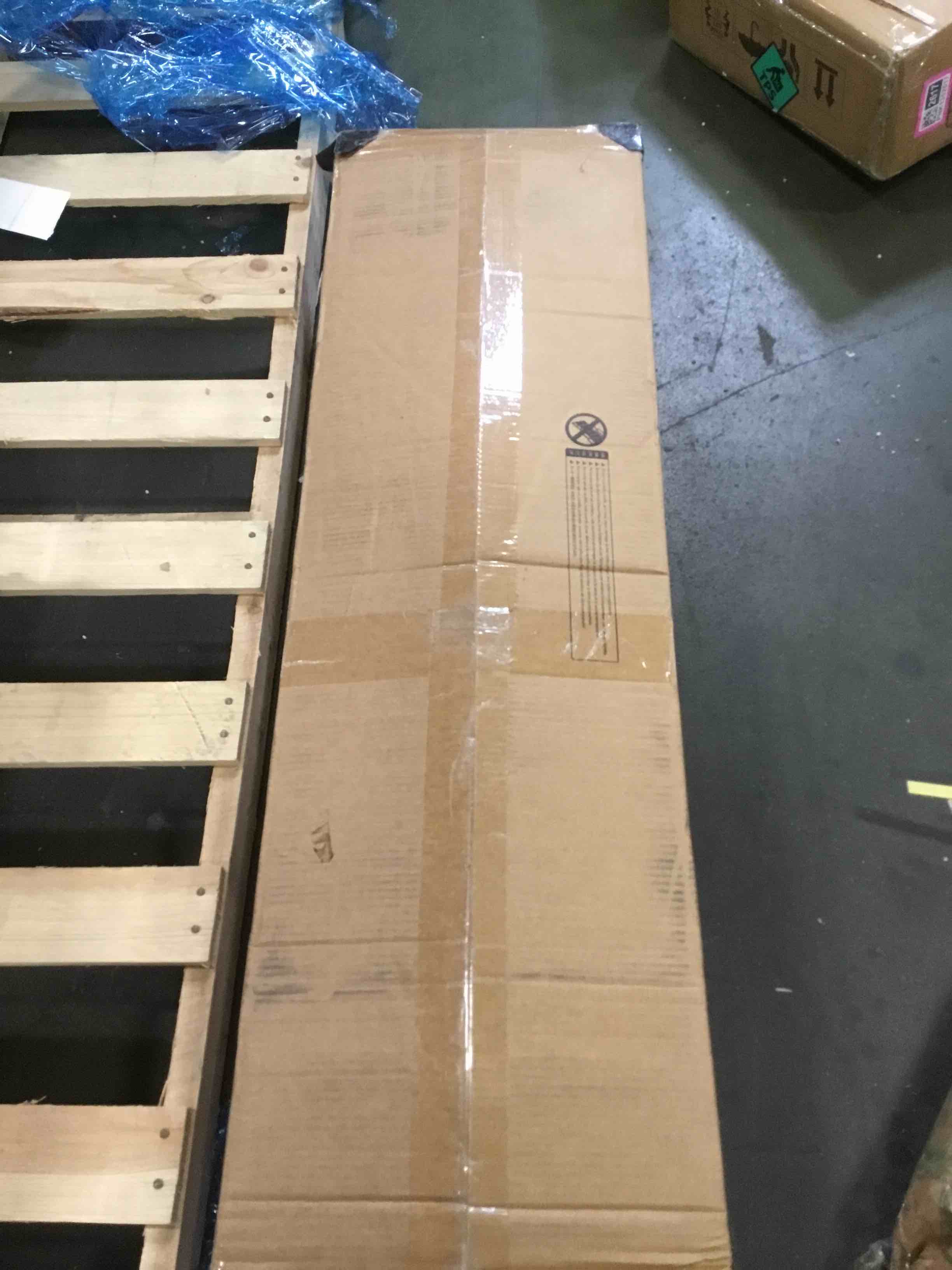https://s3.amazonaws.com/lotting-images-prod/bidfta/PNK1352611_1741977435972.jpeg