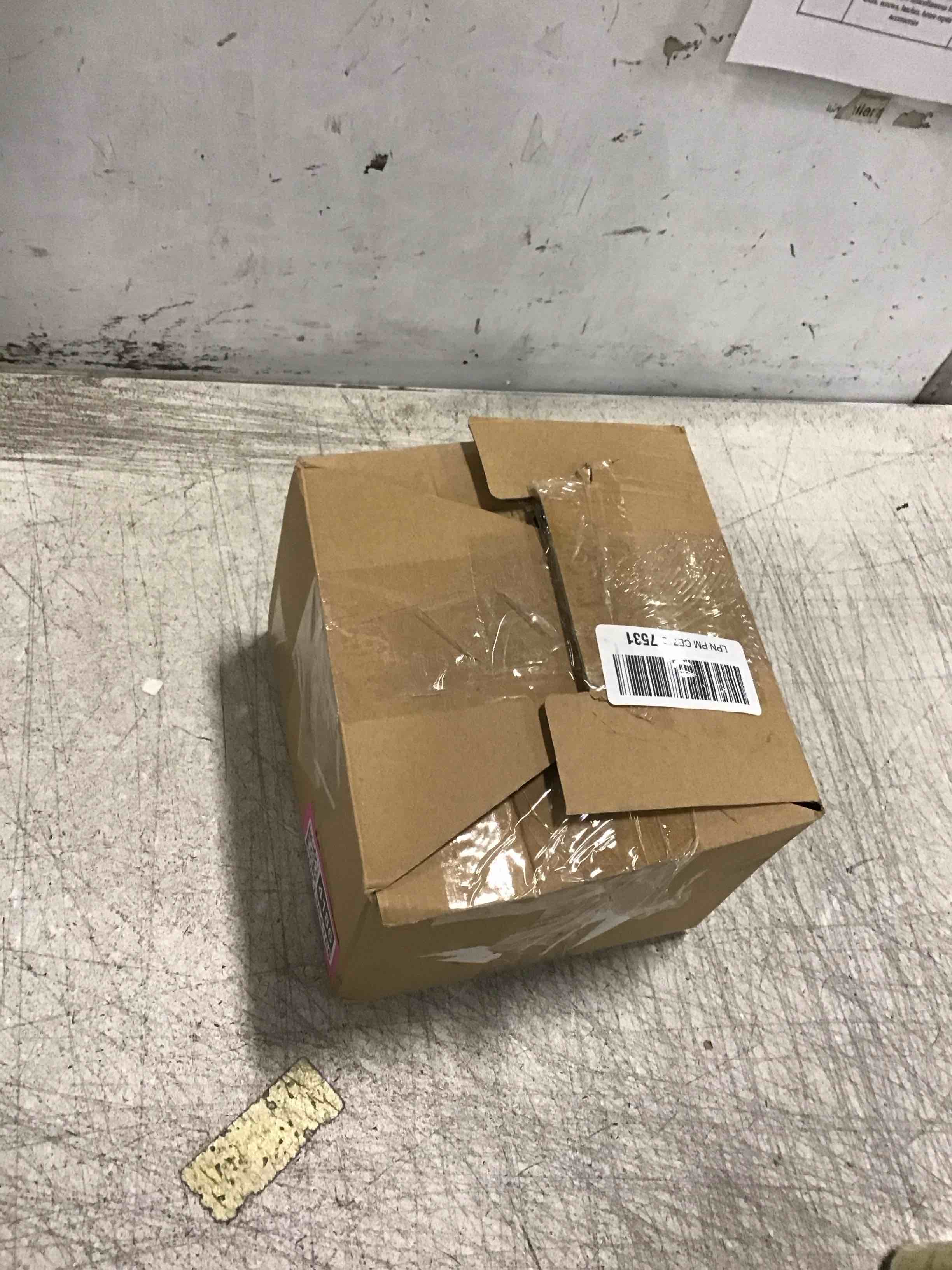 https://s3.amazonaws.com/lotting-images-prod/bidfta/PNK1354186_1733239181641.jpeg
