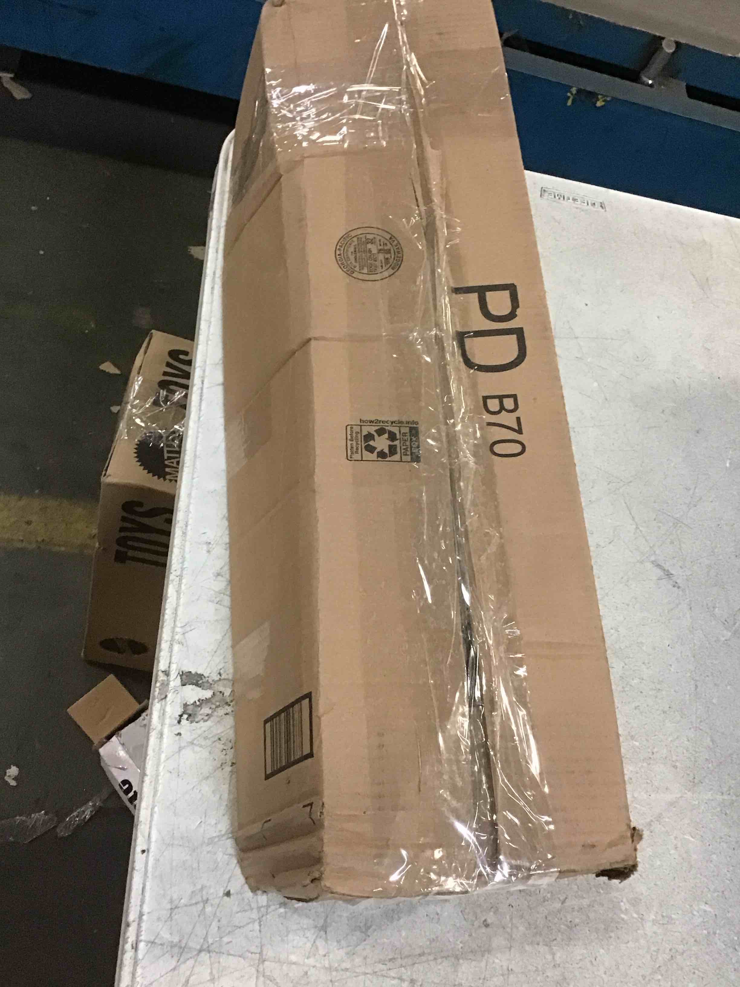 https://s3.amazonaws.com/lotting-images-prod/bidfta/PNK1354484_1733338272459.jpeg