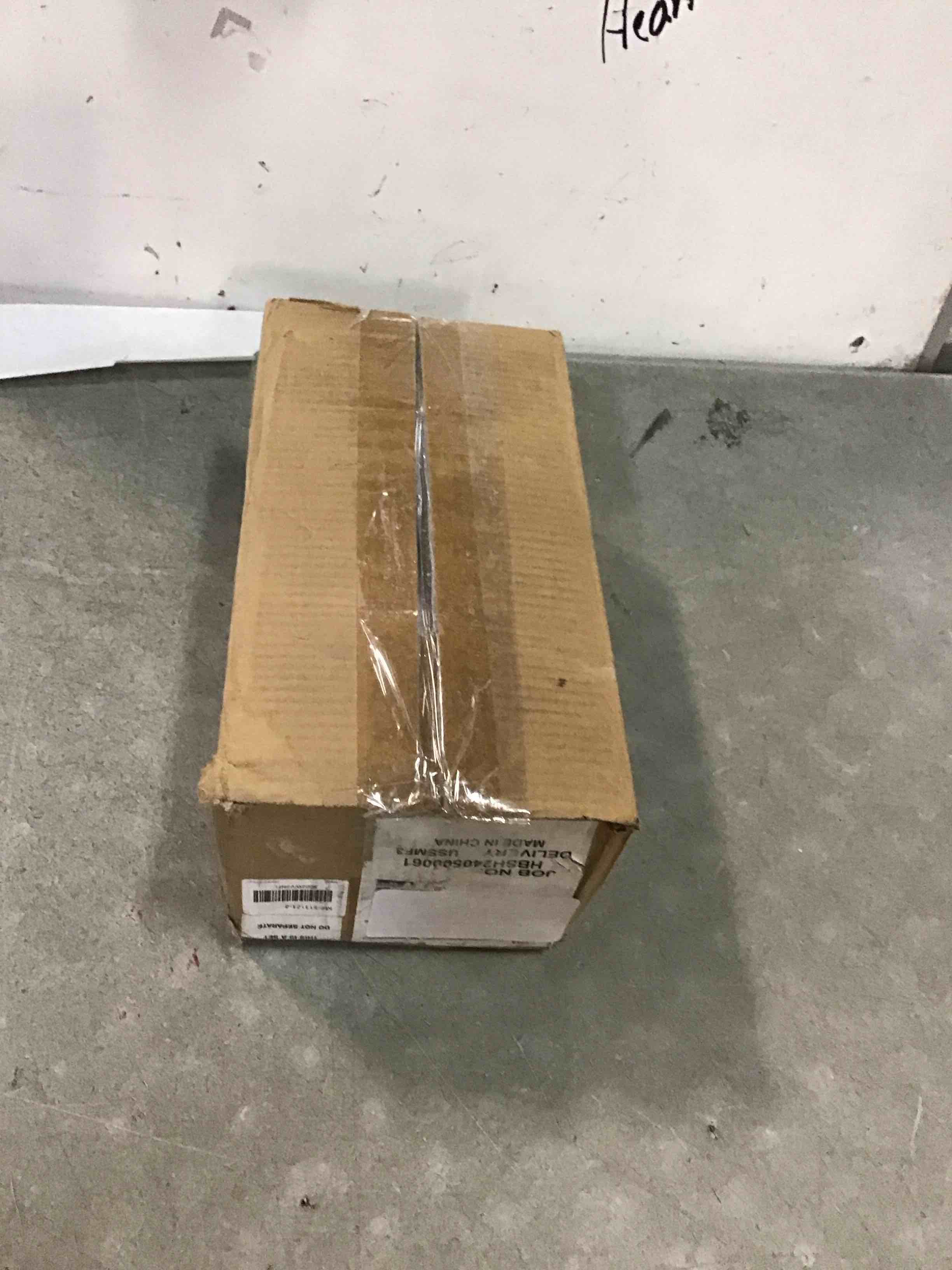 https://s3.amazonaws.com/lotting-images-prod/bidfta/PNK1354795_1733431651605.jpeg