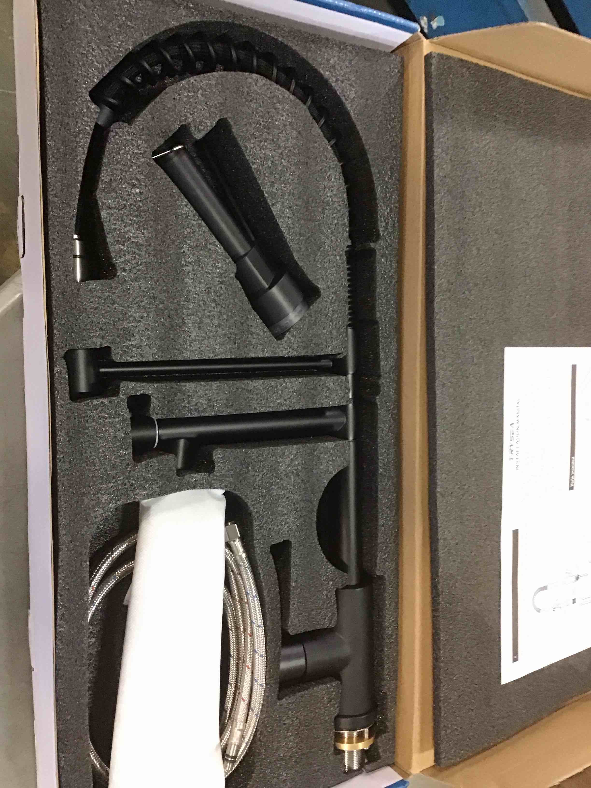 https://s3.amazonaws.com/lotting-images-prod/bidfta/PNK1354909_1733499752540.jpeg