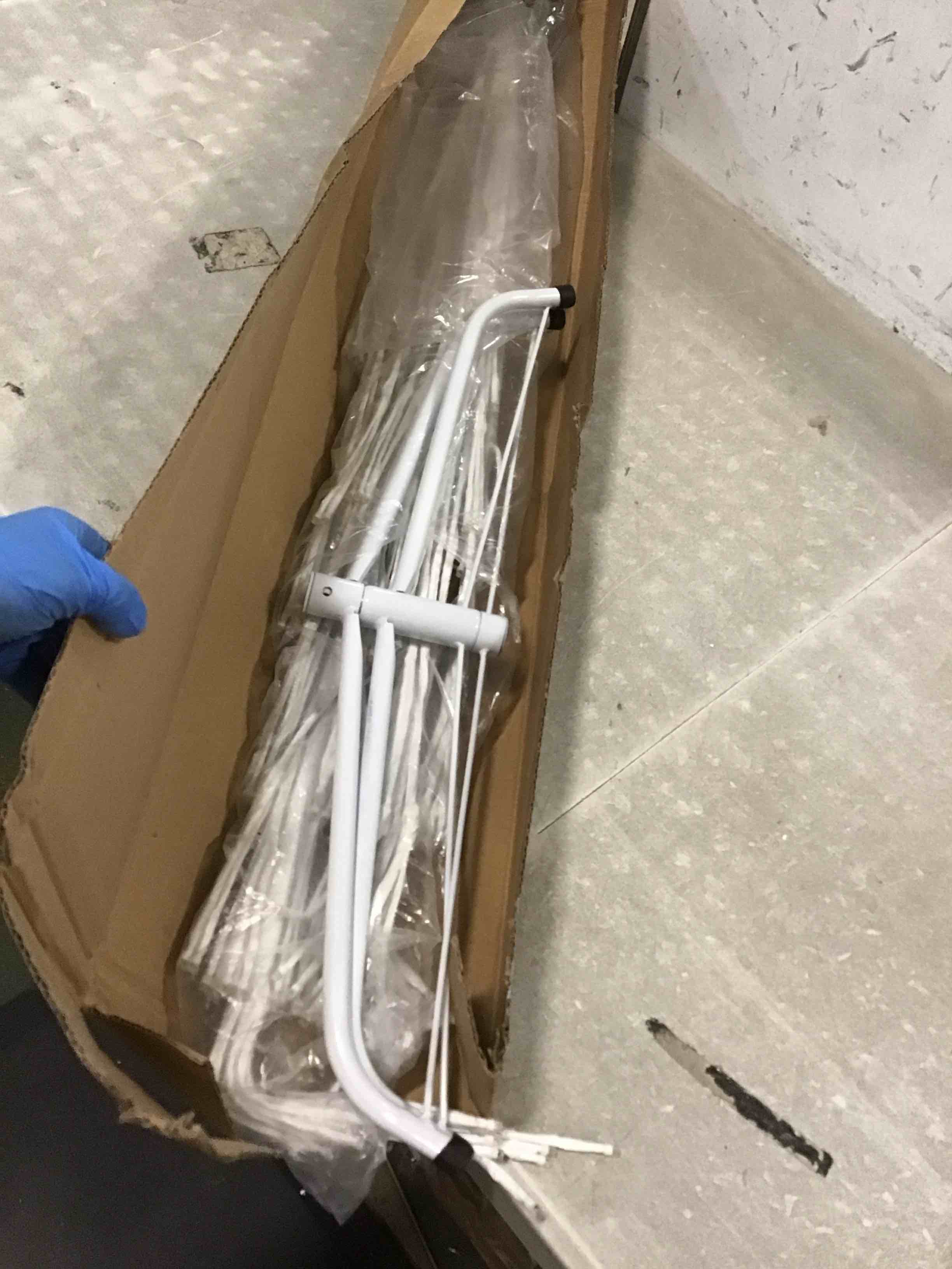 https://s3.amazonaws.com/lotting-images-prod/bidfta/PNK1355393_1733839519617.jpeg