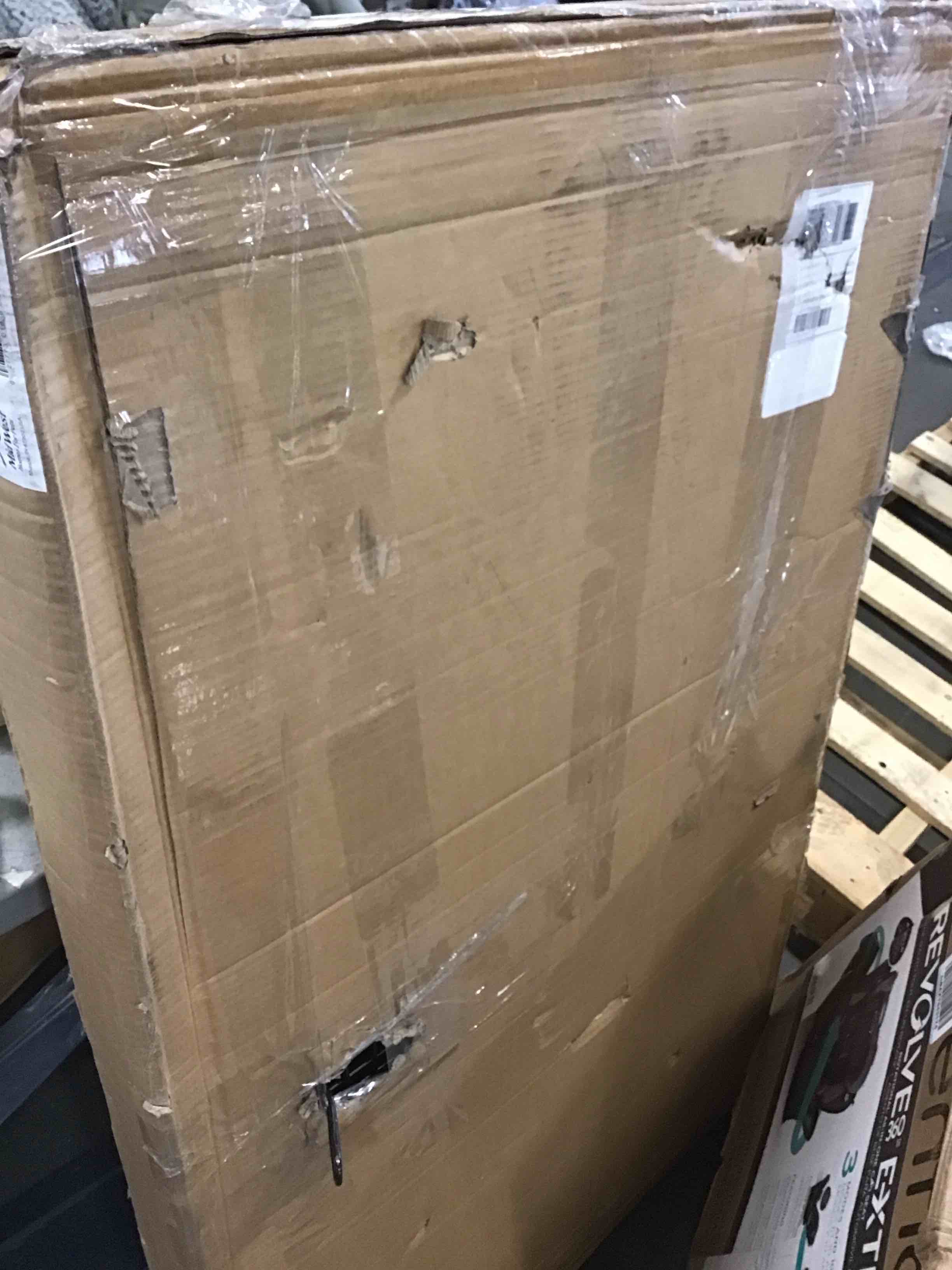 https://s3.amazonaws.com/lotting-images-prod/bidfta/PNK1355909_1734011756842.jpeg