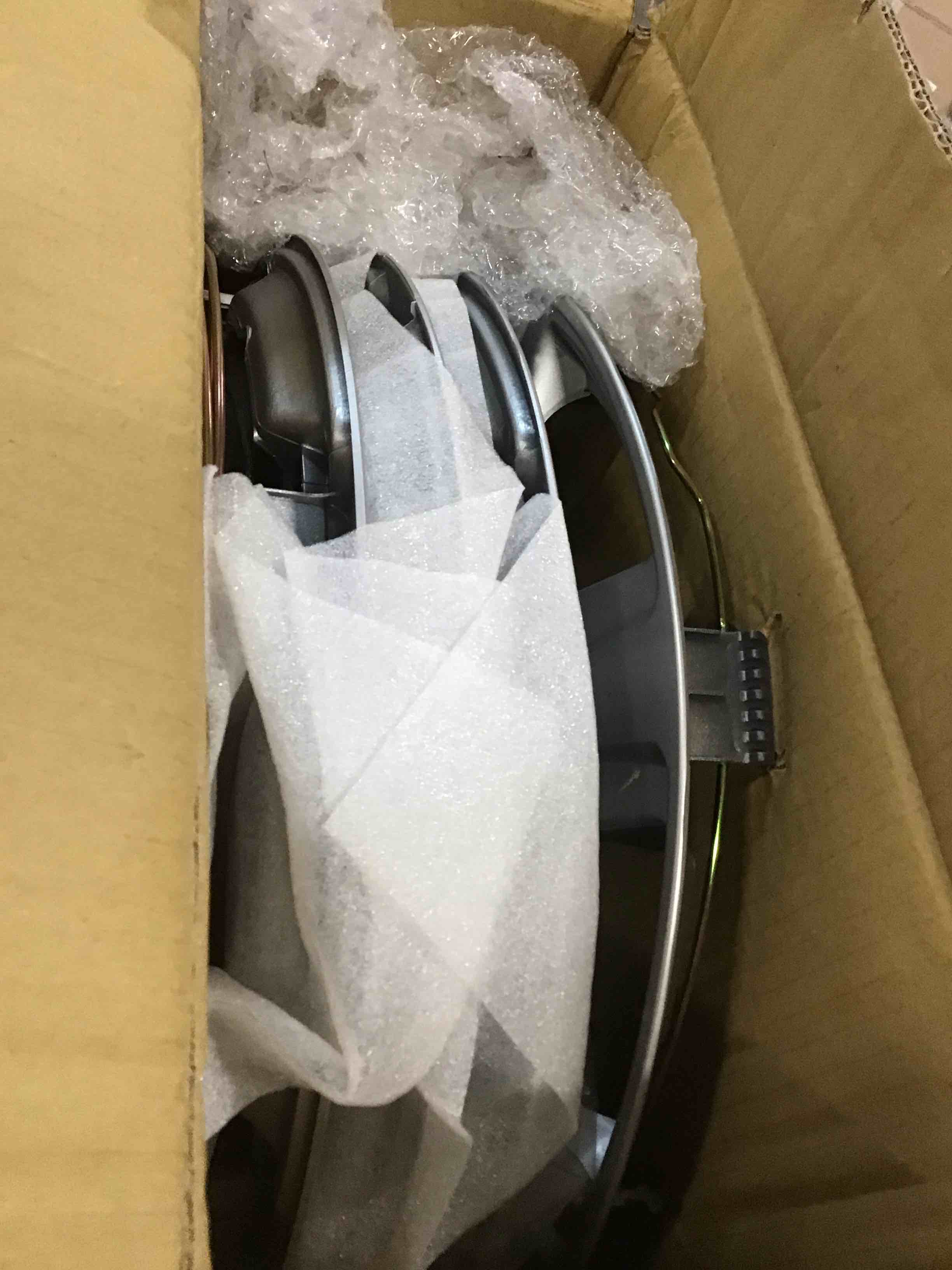 https://s3.amazonaws.com/lotting-images-prod/bidfta/PNK1355989_1734024331713.jpeg