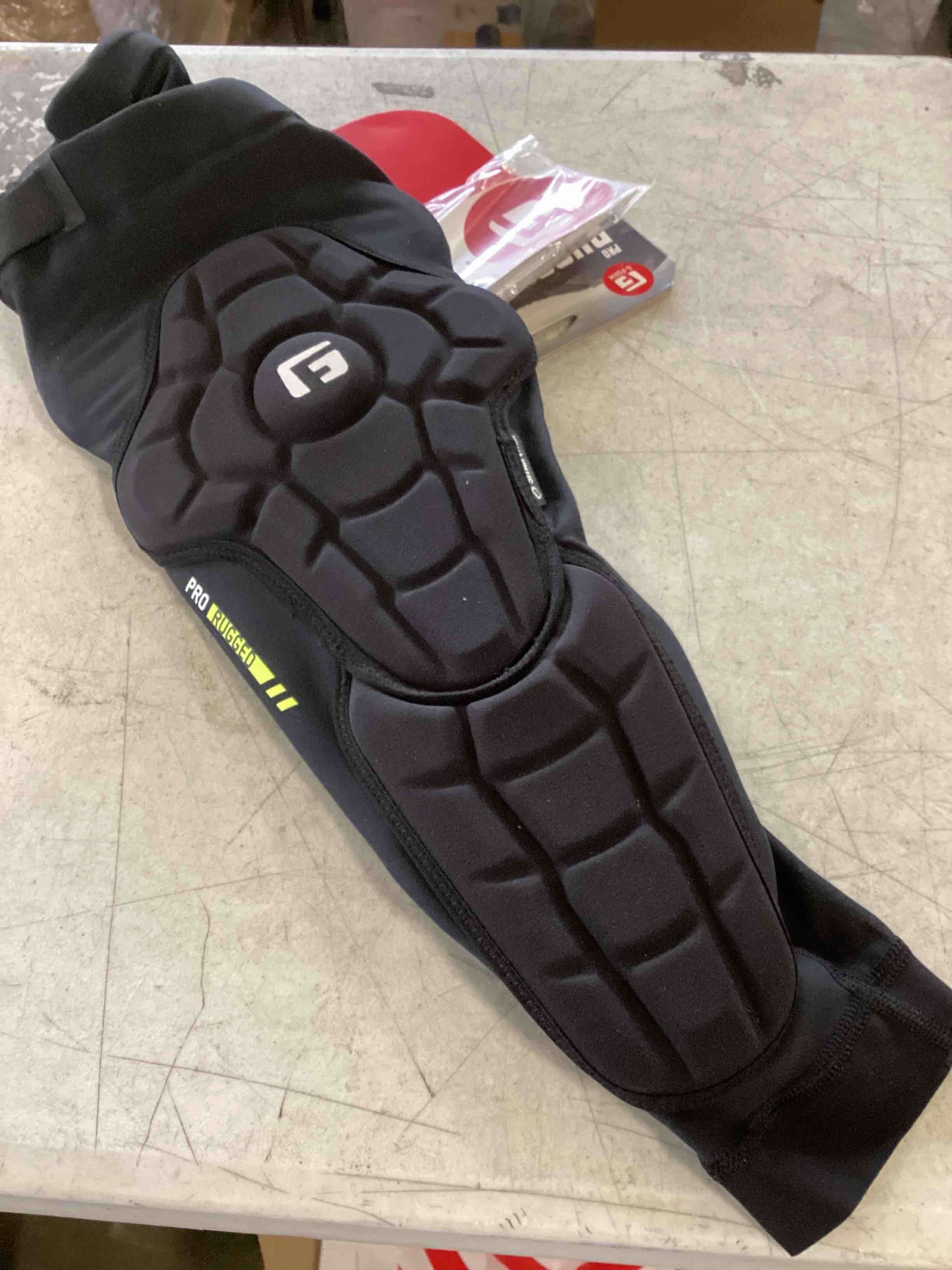 G-Form Pro-Rugged 2 Knee-Shin Guard - Knee Protection for Biking, Skating & Snow Sports - Protective Knee & Shin Guards for Sports - Padded Compression Knee & Shin Guards