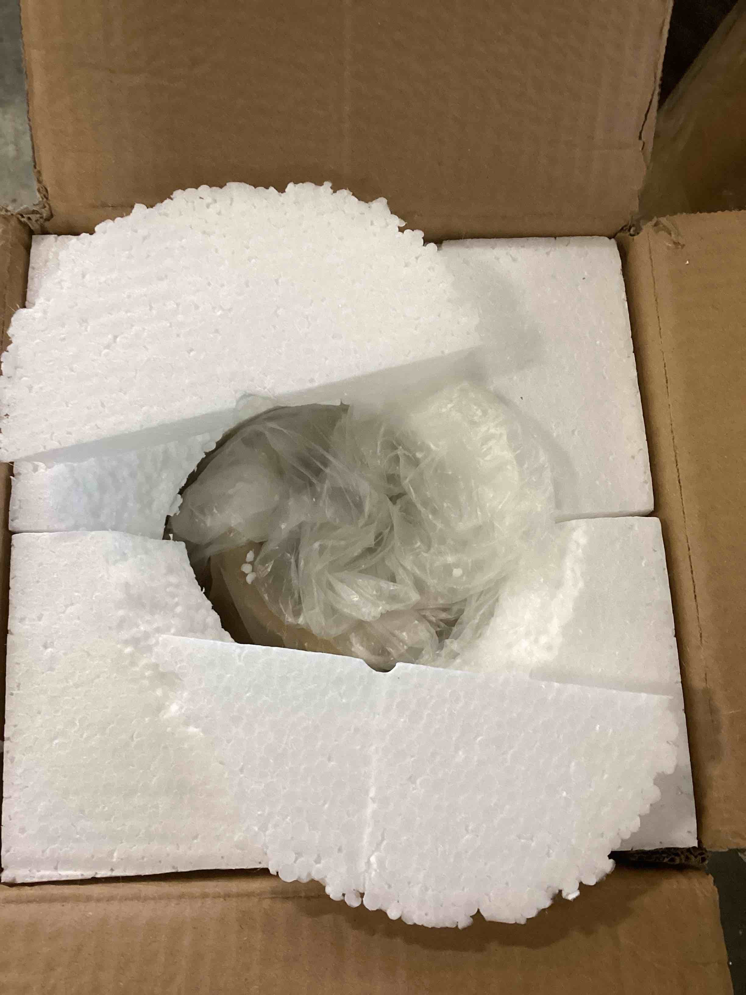 https://s3.amazonaws.com/lotting-images-prod/bidfta/PNK1358646_1734719508123.jpeg