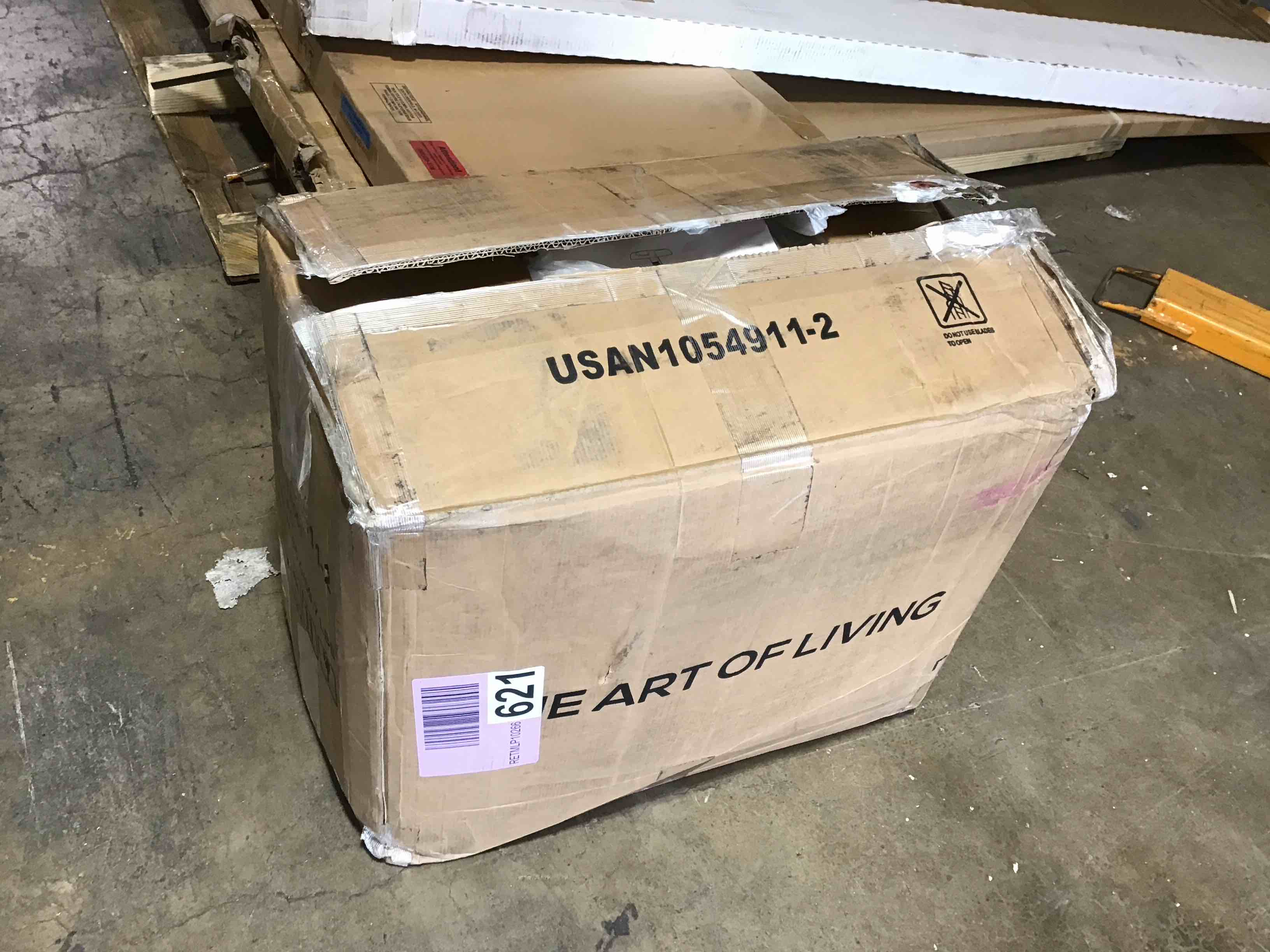 https://s3.amazonaws.com/lotting-images-prod/bidfta/PNK1361771_1755624739587.jpeg