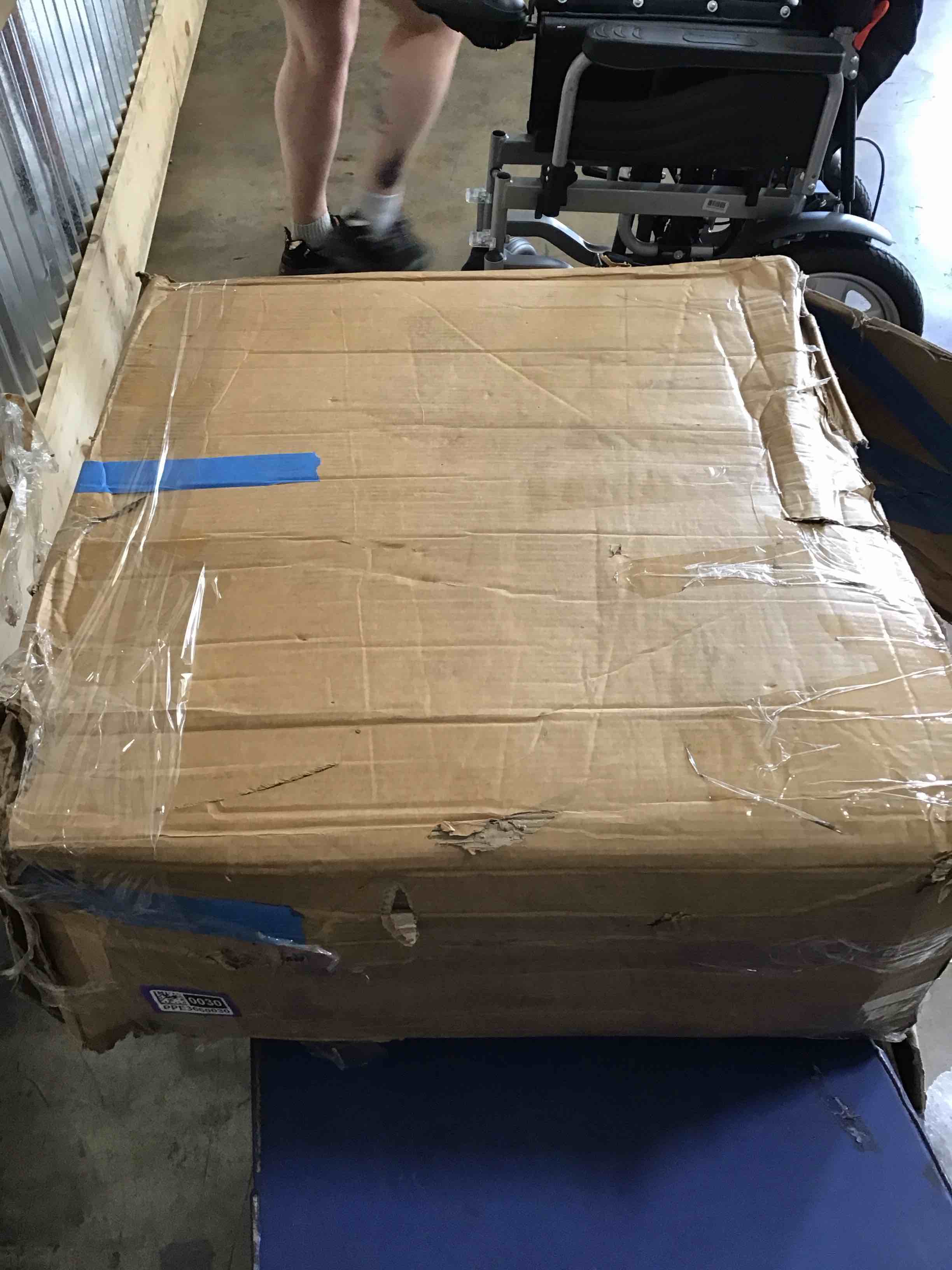https://s3.amazonaws.com/lotting-images-prod/bidfta/PNK1361779_1756149554022.jpeg