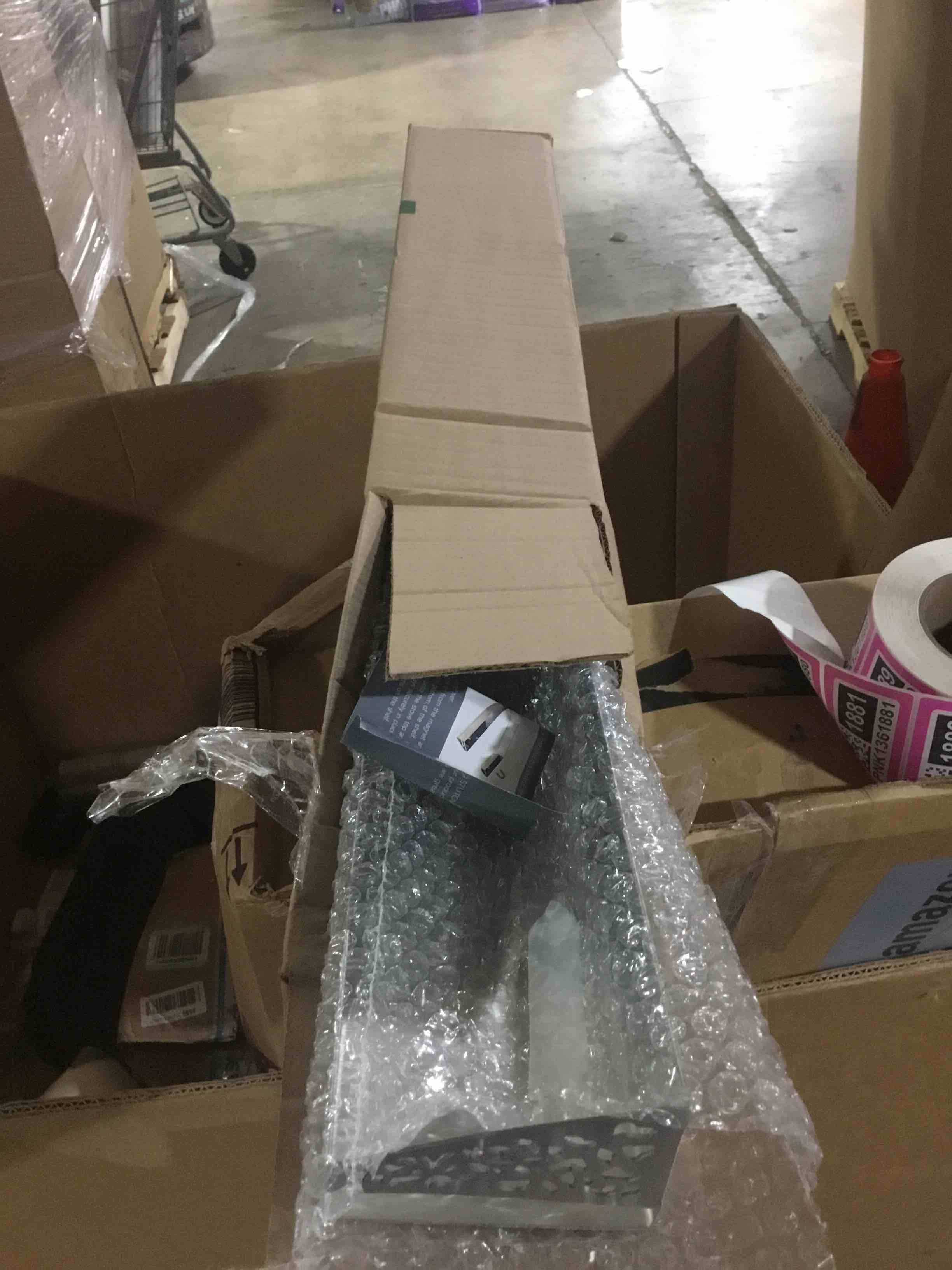 https://s3.amazonaws.com/lotting-images-prod/bidfta/PNK1361879_1756992786834.jpeg