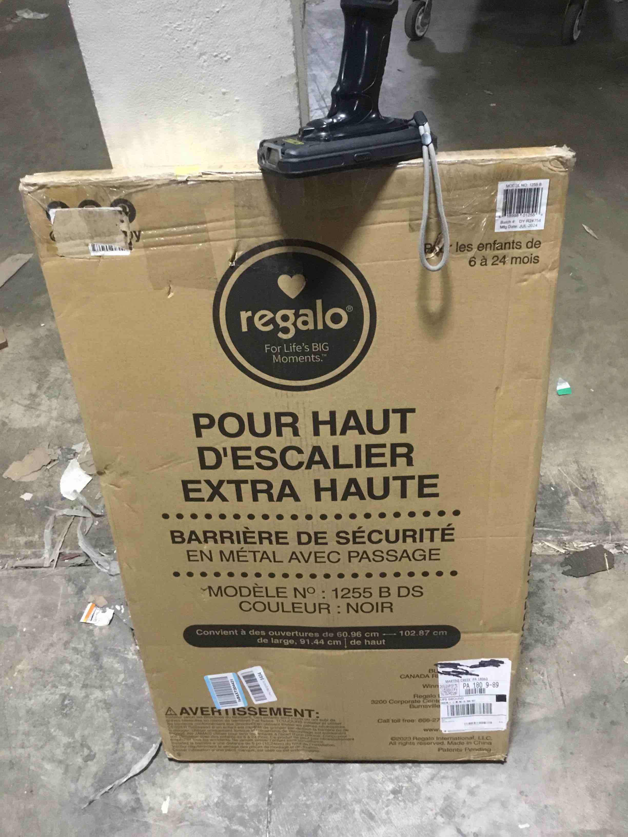 https://s3.amazonaws.com/lotting-images-prod/bidfta/PNK1361948_1758142218636.jpeg