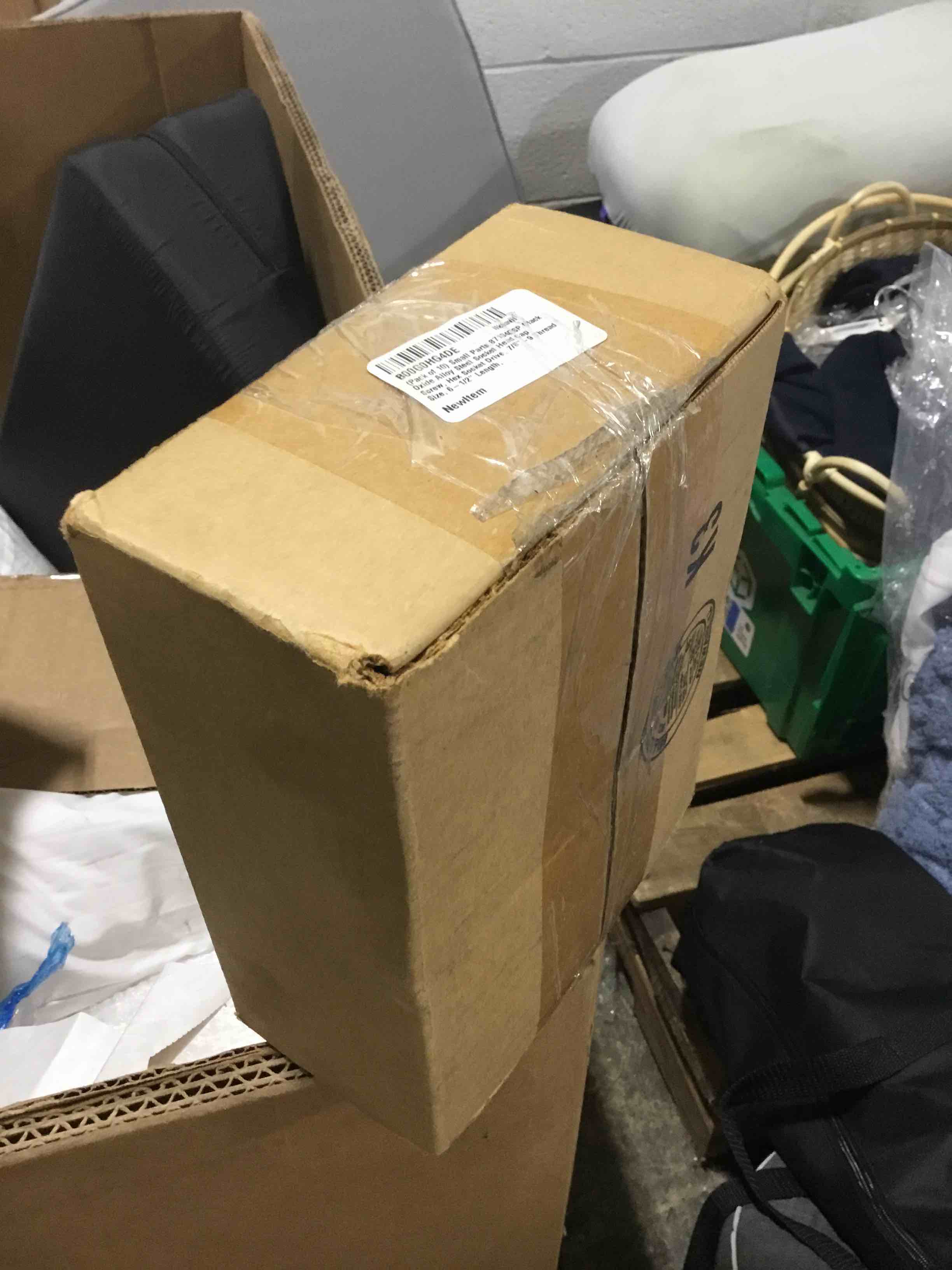 https://s3.amazonaws.com/lotting-images-prod/bidfta/PNK1362129_1759353686820.jpeg