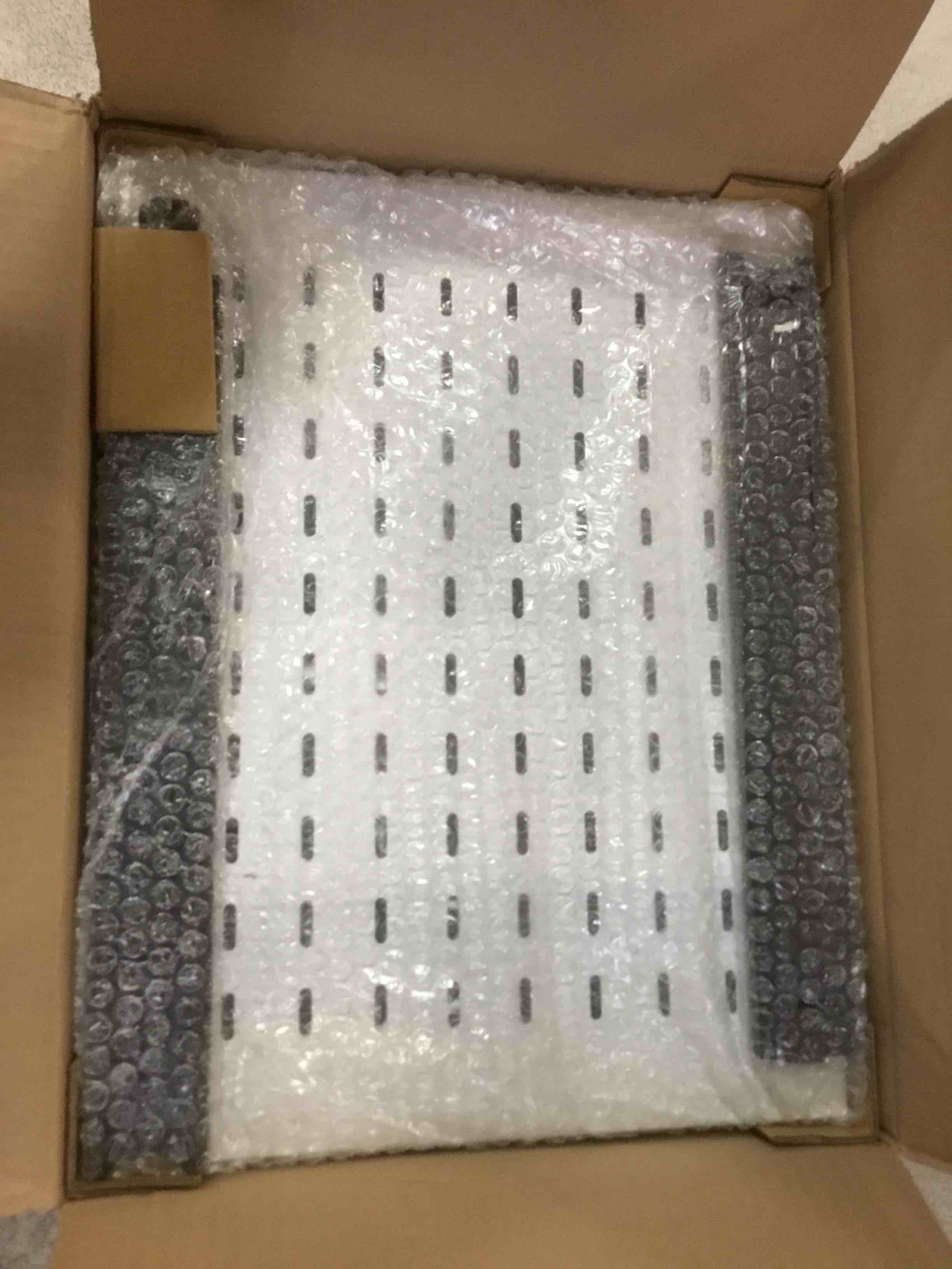 https://s3.amazonaws.com/lotting-images-prod/bidfta/PNK1367532_1732894507392.jpeg