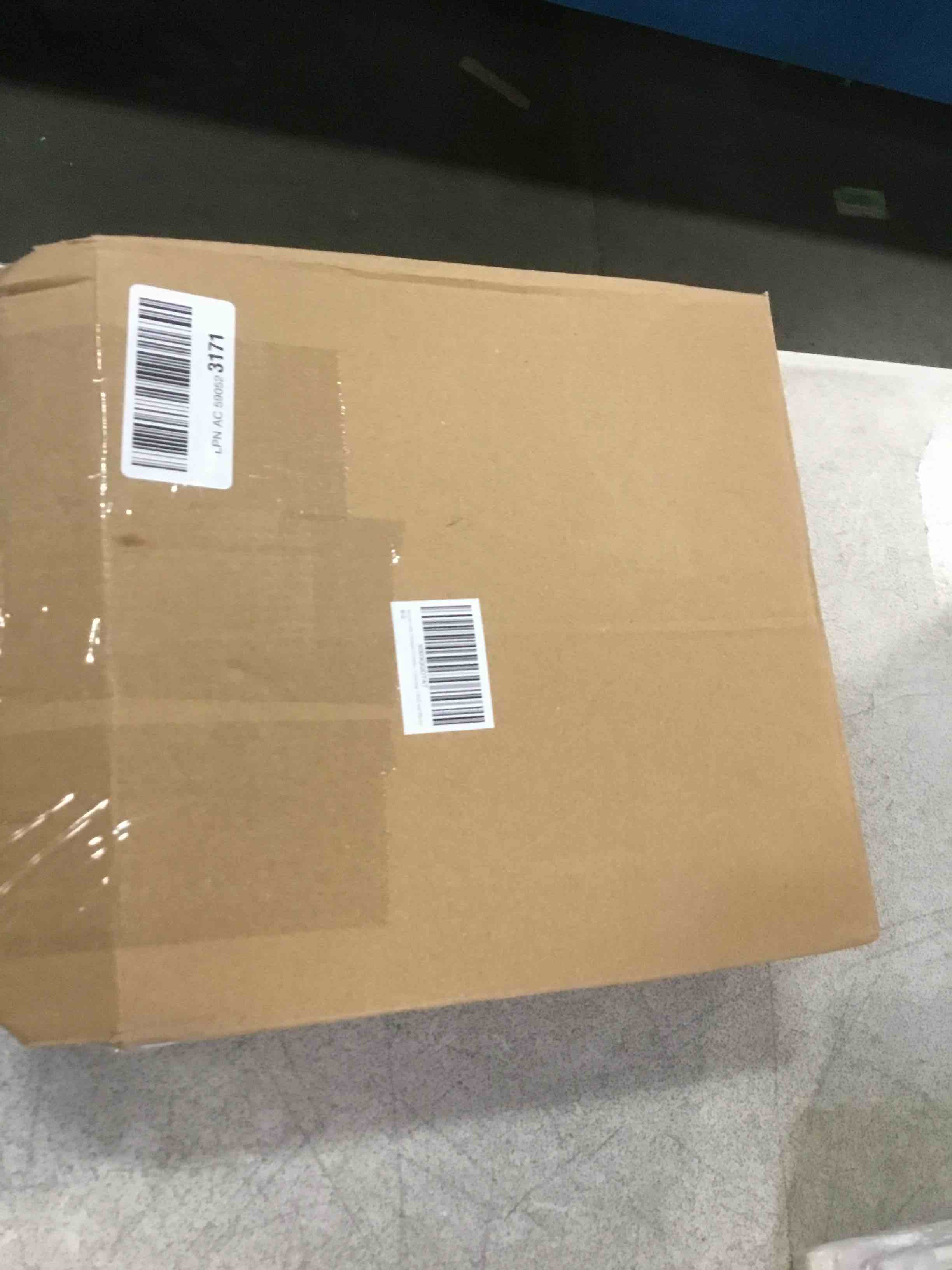 https://s3.amazonaws.com/lotting-images-prod/bidfta/PNK1367642_1732906097627.jpeg